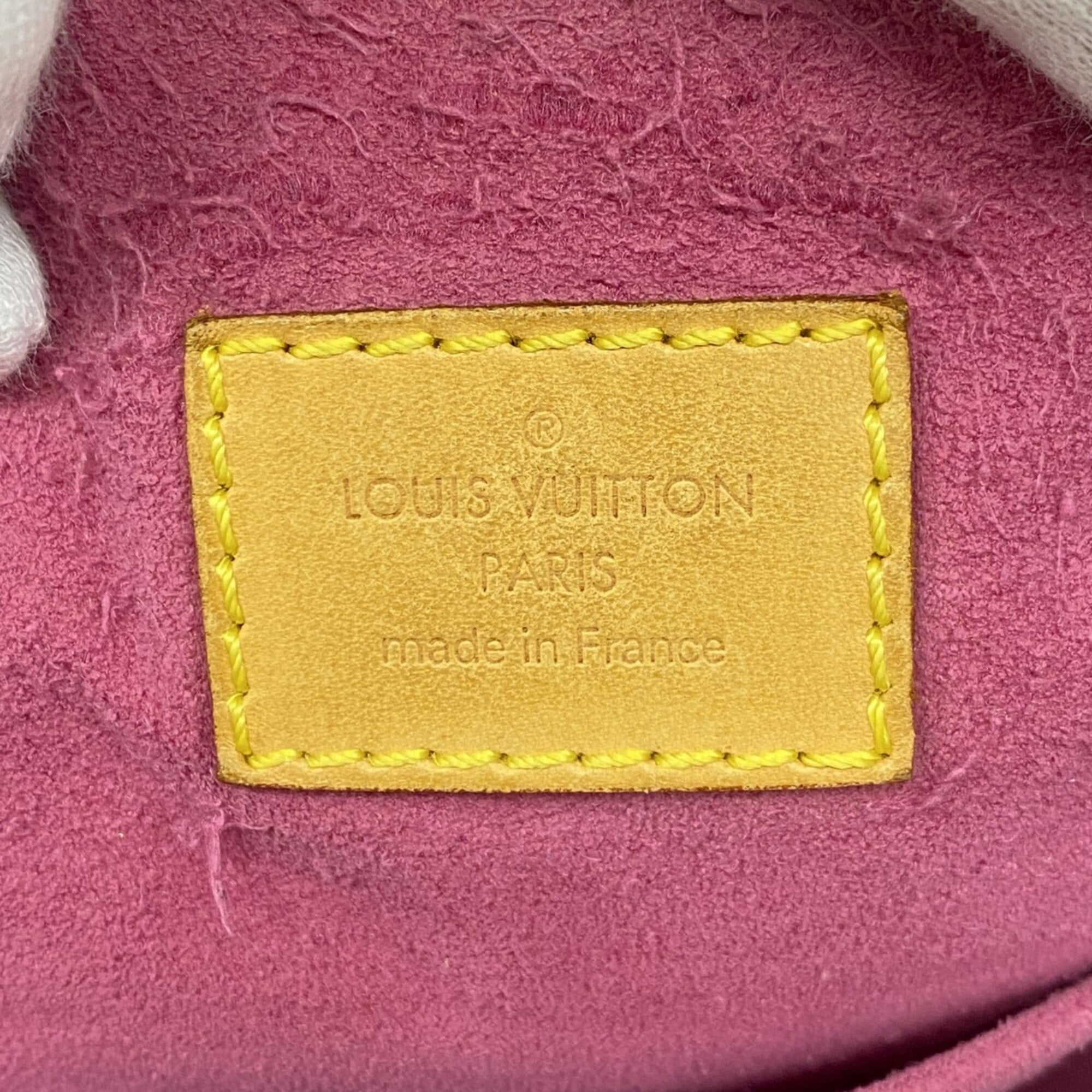Louis Vuitton Fuchsia Shoulder Bag (Pre-Owned)
