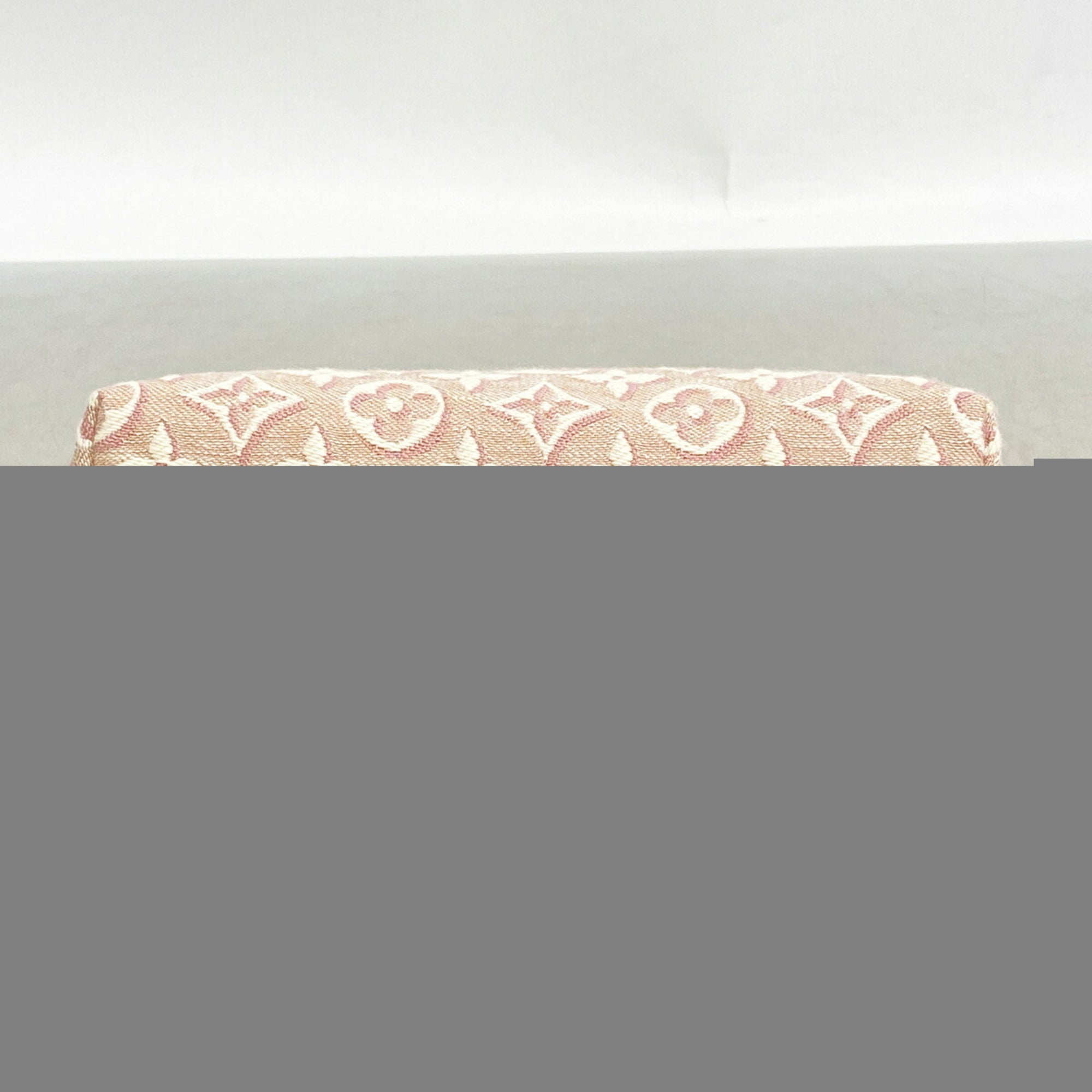 Louis Vuitton Pink Pouch (Pre-Owned)