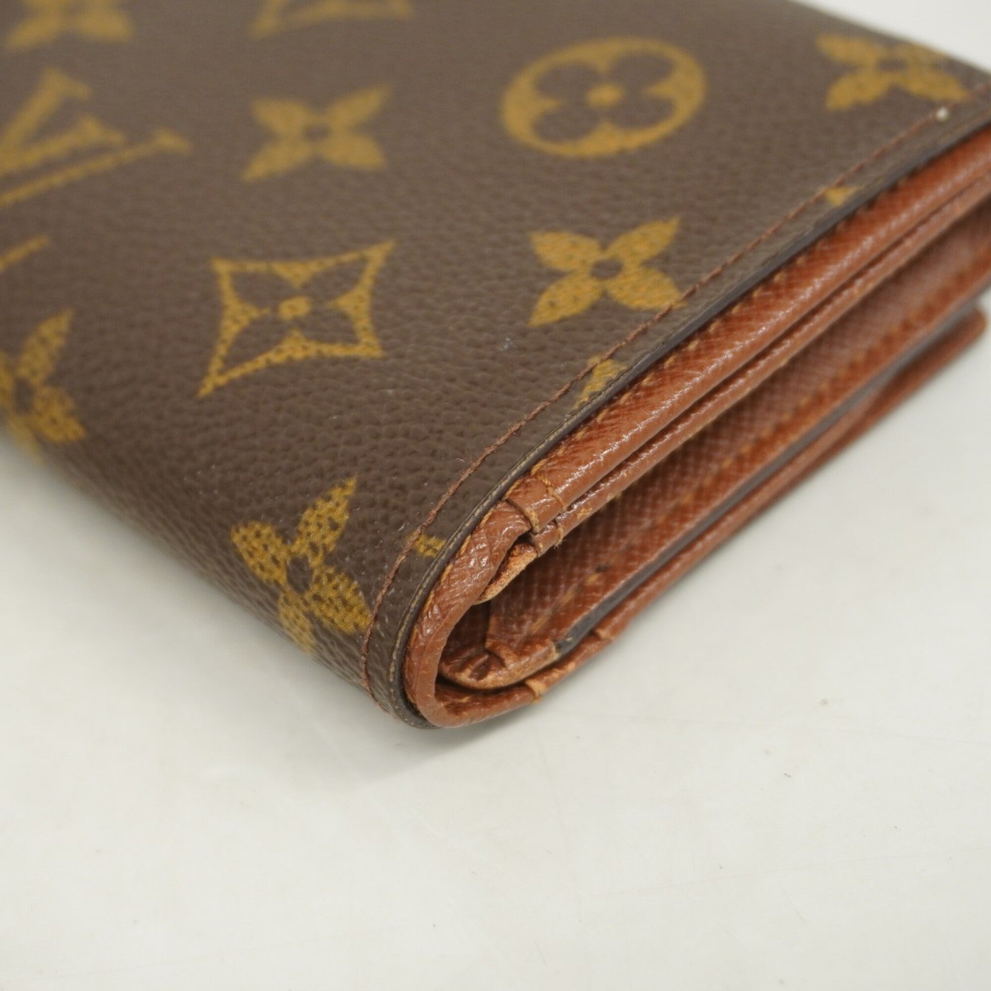 Louis Vuitton Brown Wallet (Bi-Fold) (Pre-Owned)