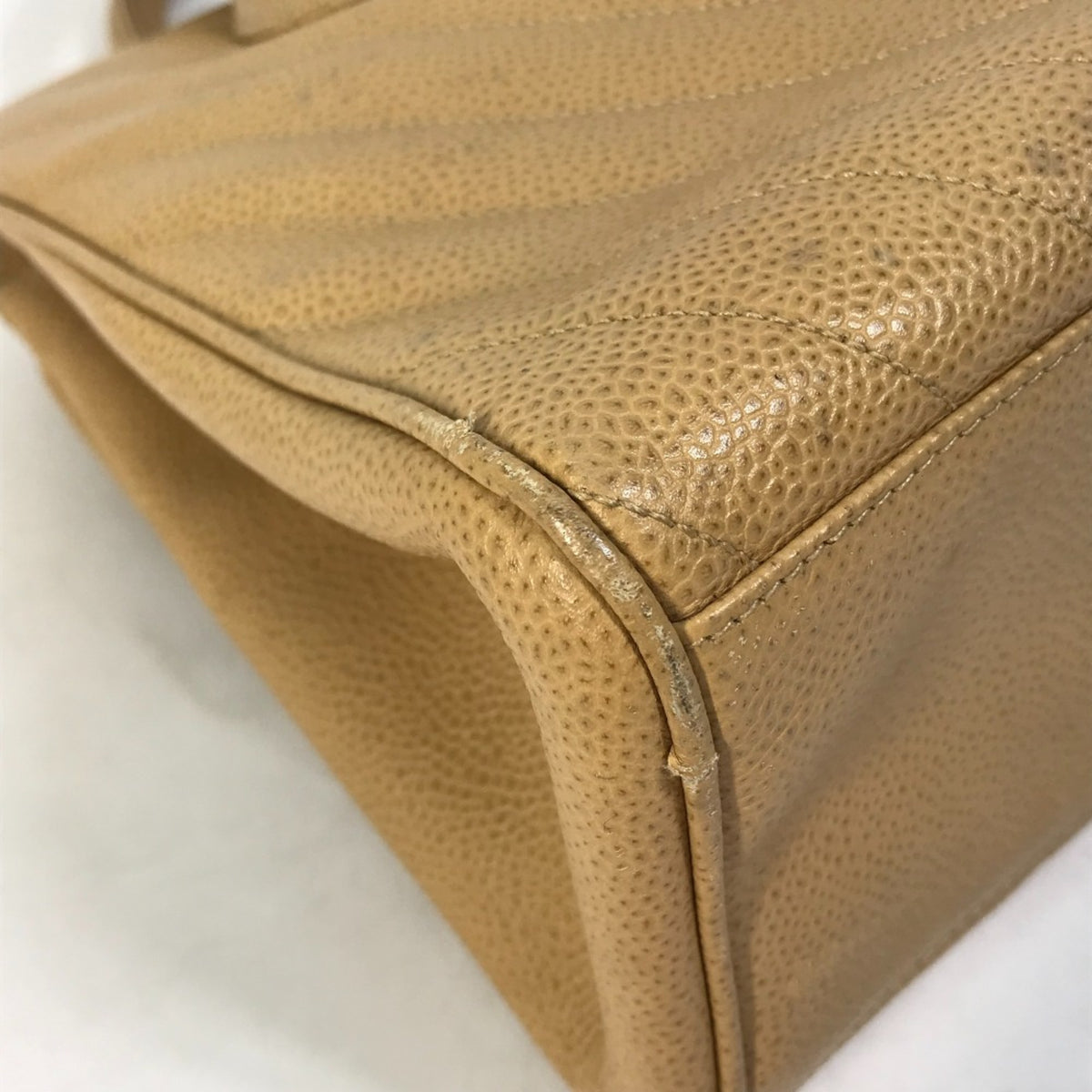 Chanel Beige Leather Handbag (Pre-Owned)