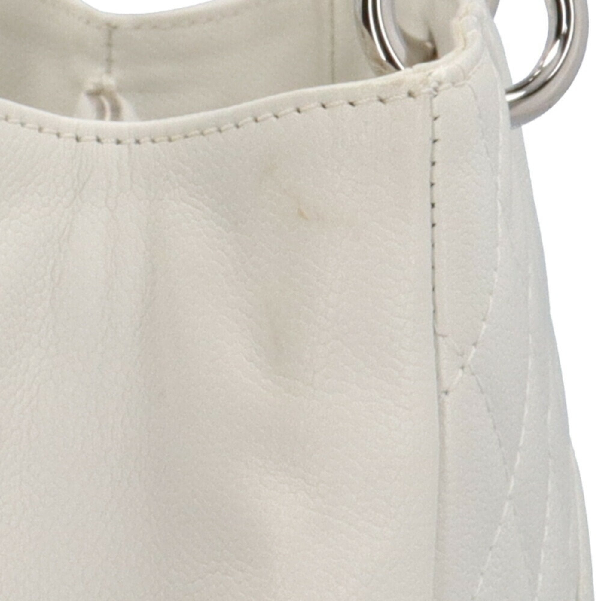 Chanel White Caviar Leather Shoulder Bag (Pre-Owned)