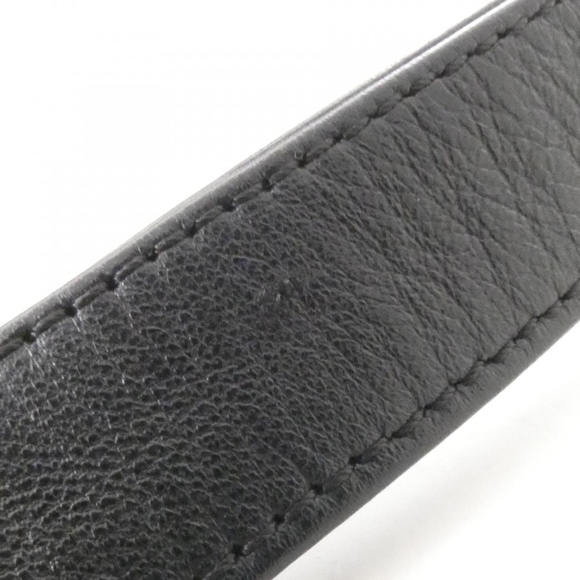 Chanel Black Leather Shoulder Bag (Pre-Owned)