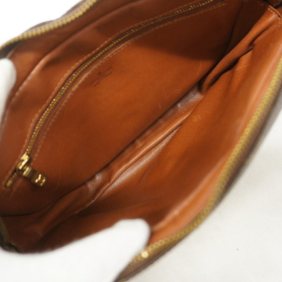 Louis Vuitton Brown Shoulder Bag (Pre-Owned)