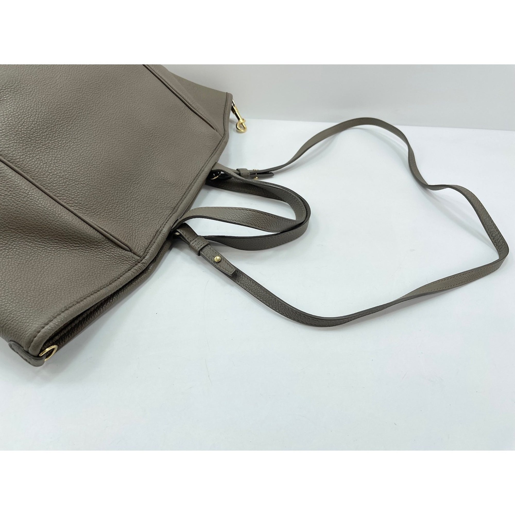 Celine Cabas Gray Leather Shoulder Bag (Pre-Owned)