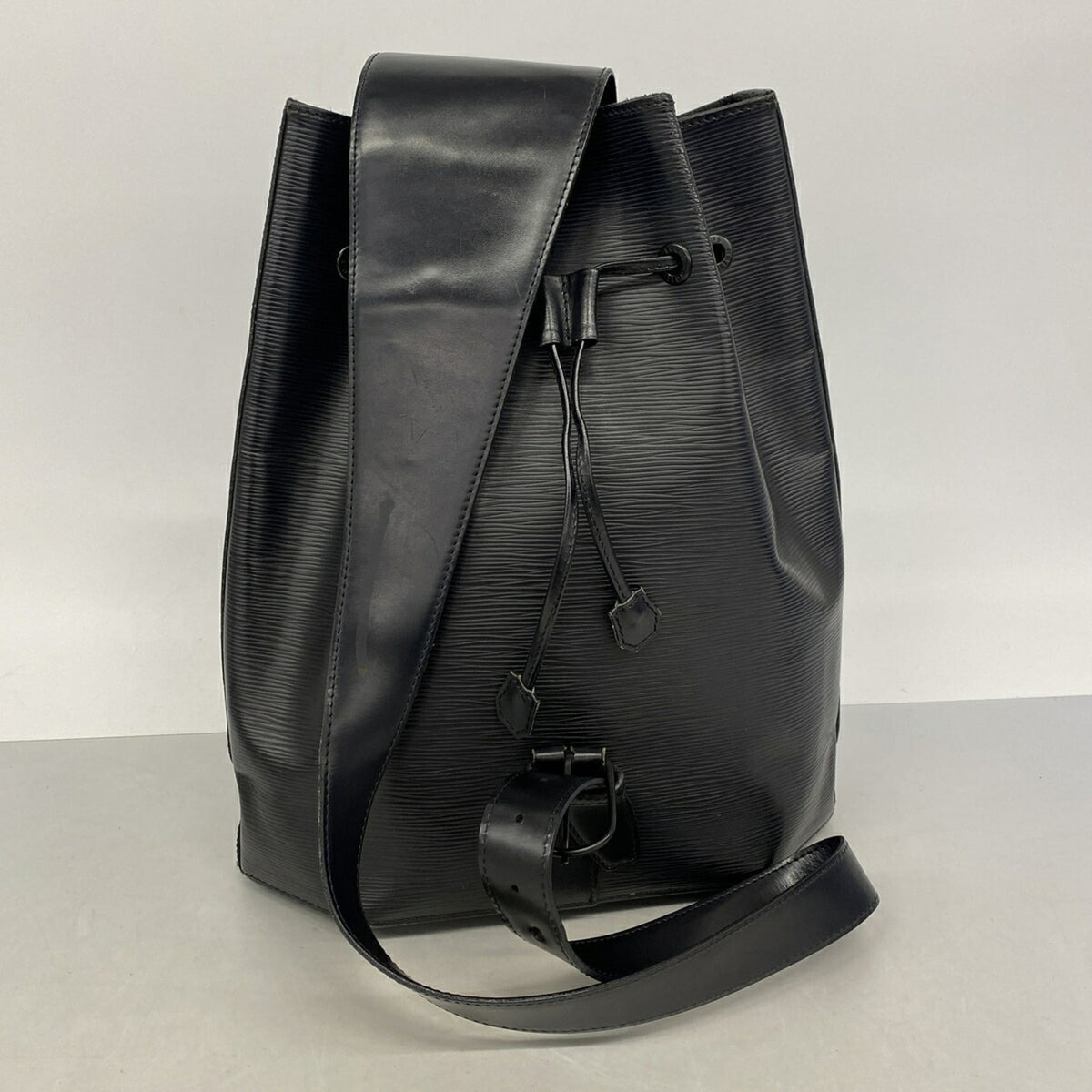 Louis Vuitton Noir Sling Bag (Pre-Owned)