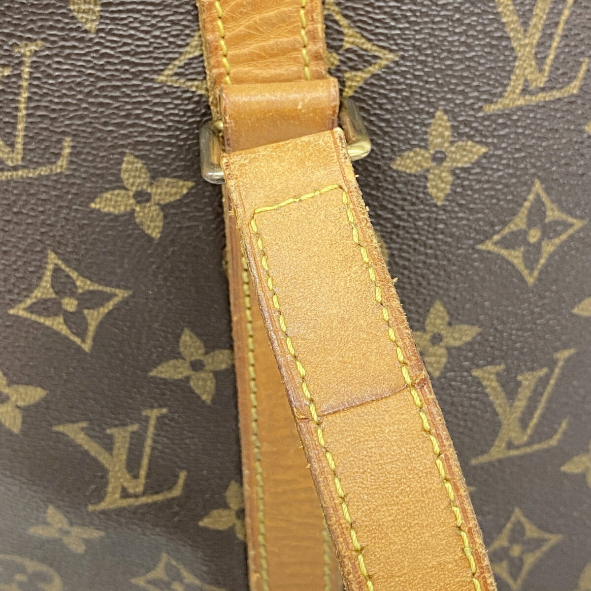 Louis Vuitton Brown Shoulder Bag (Pre-Owned)