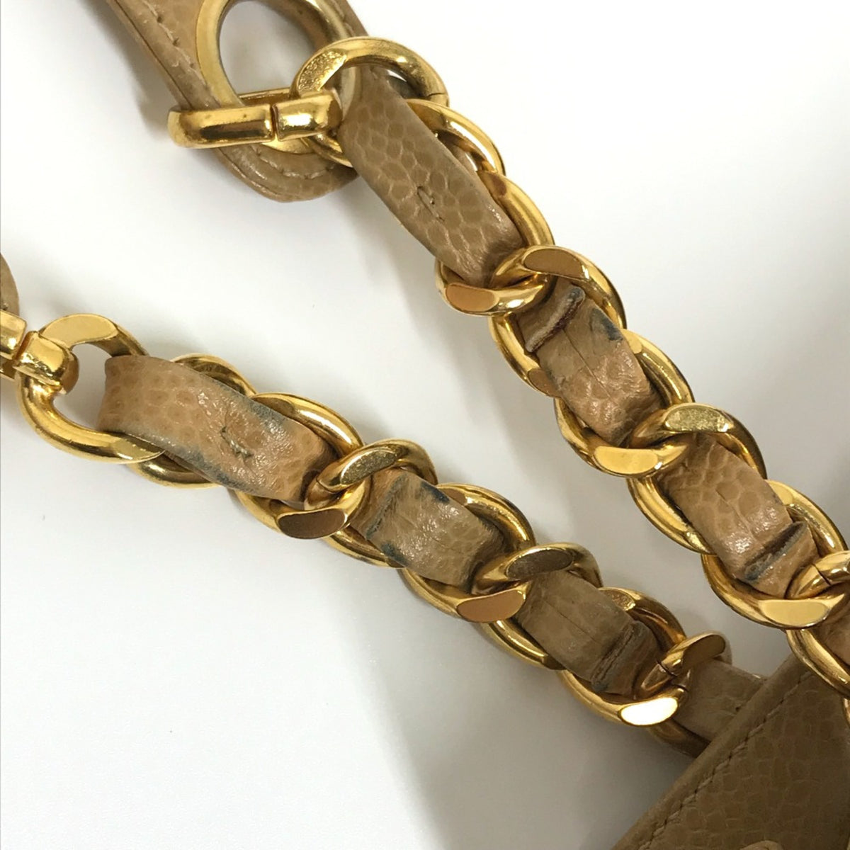 Chanel Beige Leather Shoulder Bag (Pre-Owned)