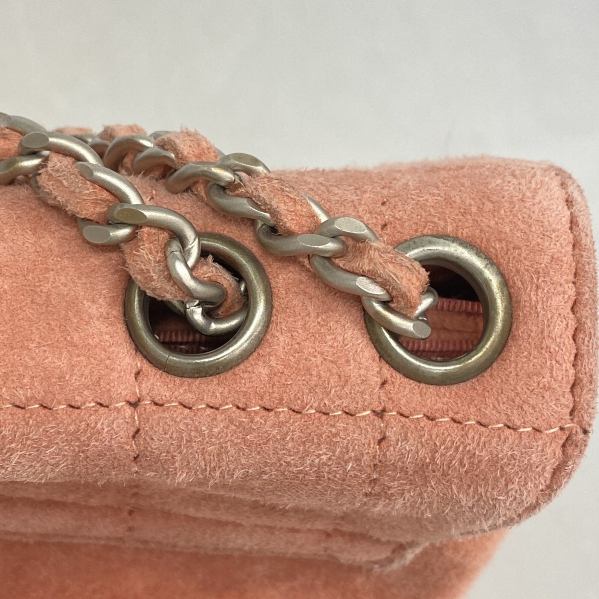 Chanel Pink Suede Shoulder Bag (Pre-Owned)