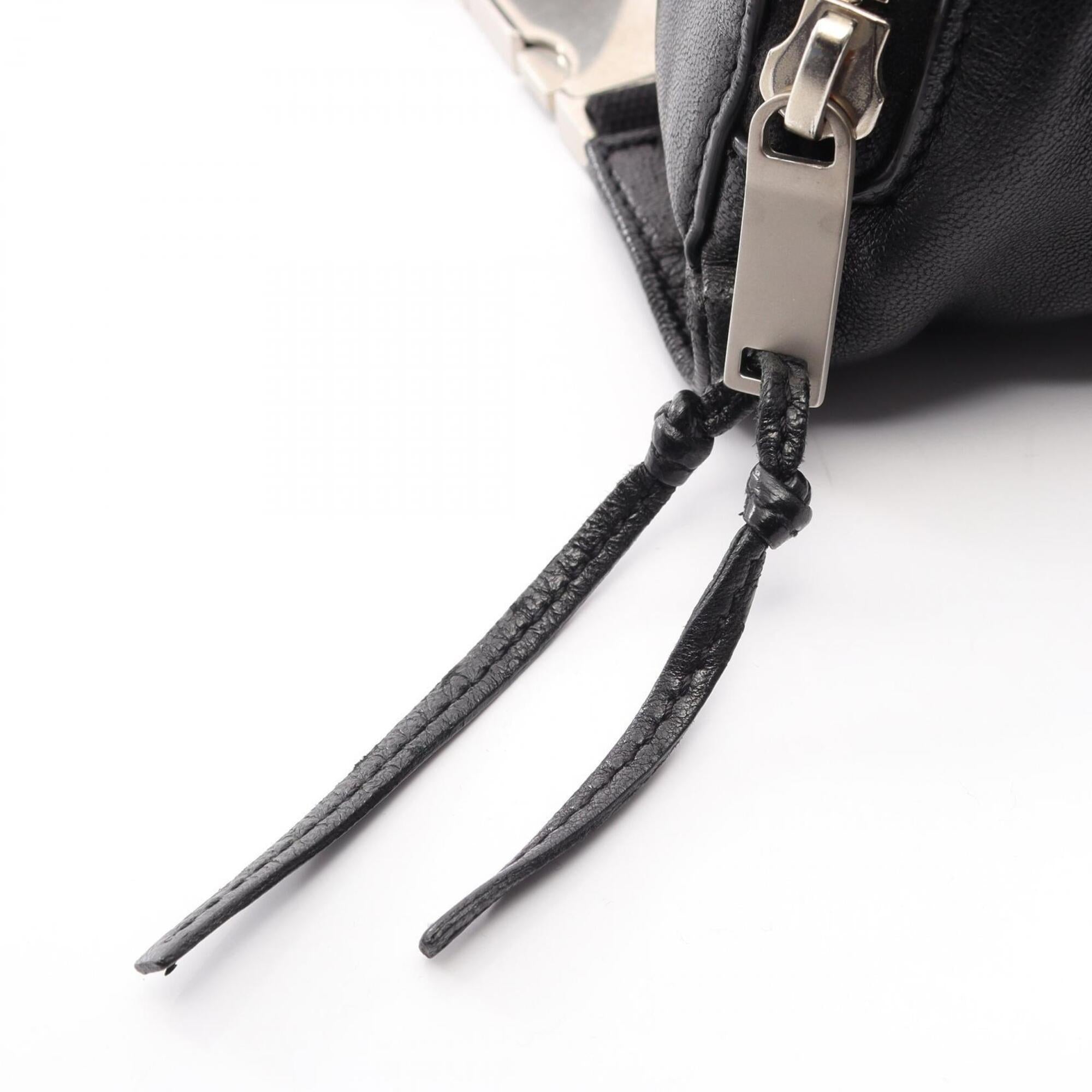 Saint Laurent Black Leather Fanny Pack Handbag (Pre-Owned)