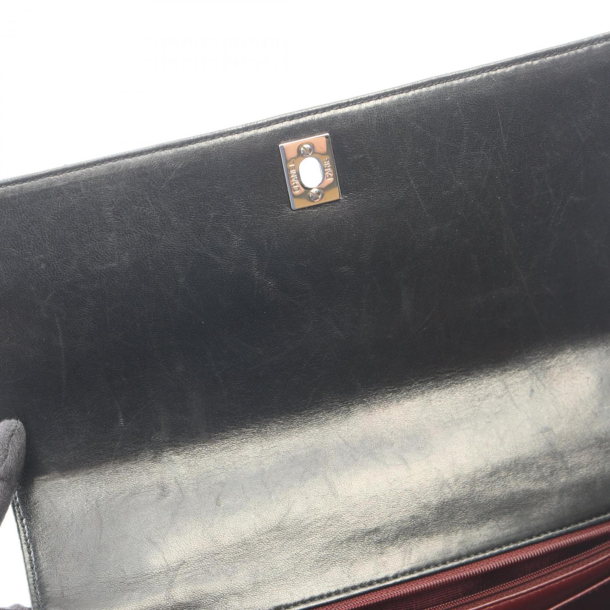 Chanel Black Leather Handbag (Pre-Owned)