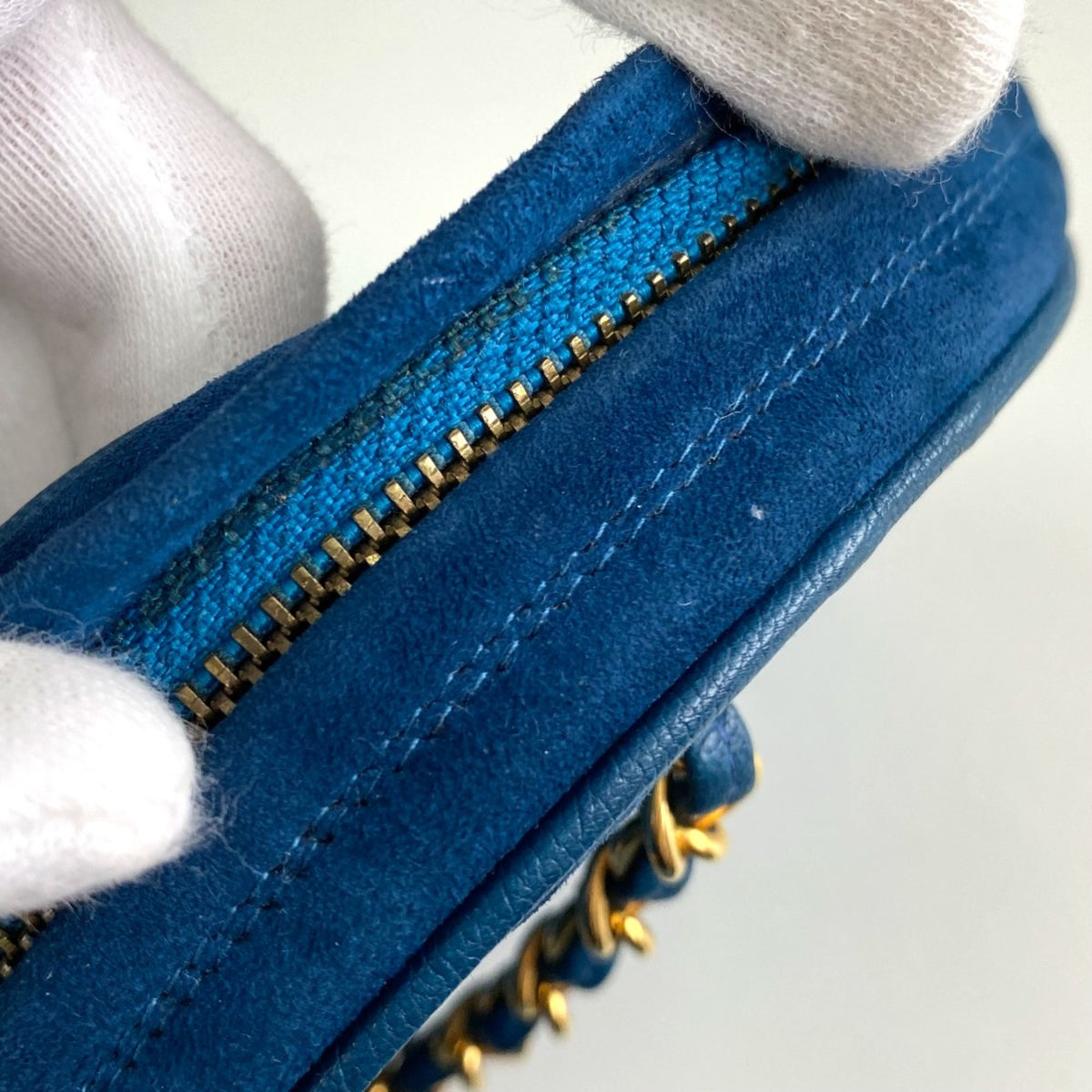 Chanel Blue Leather Handbag (Pre-Owned)