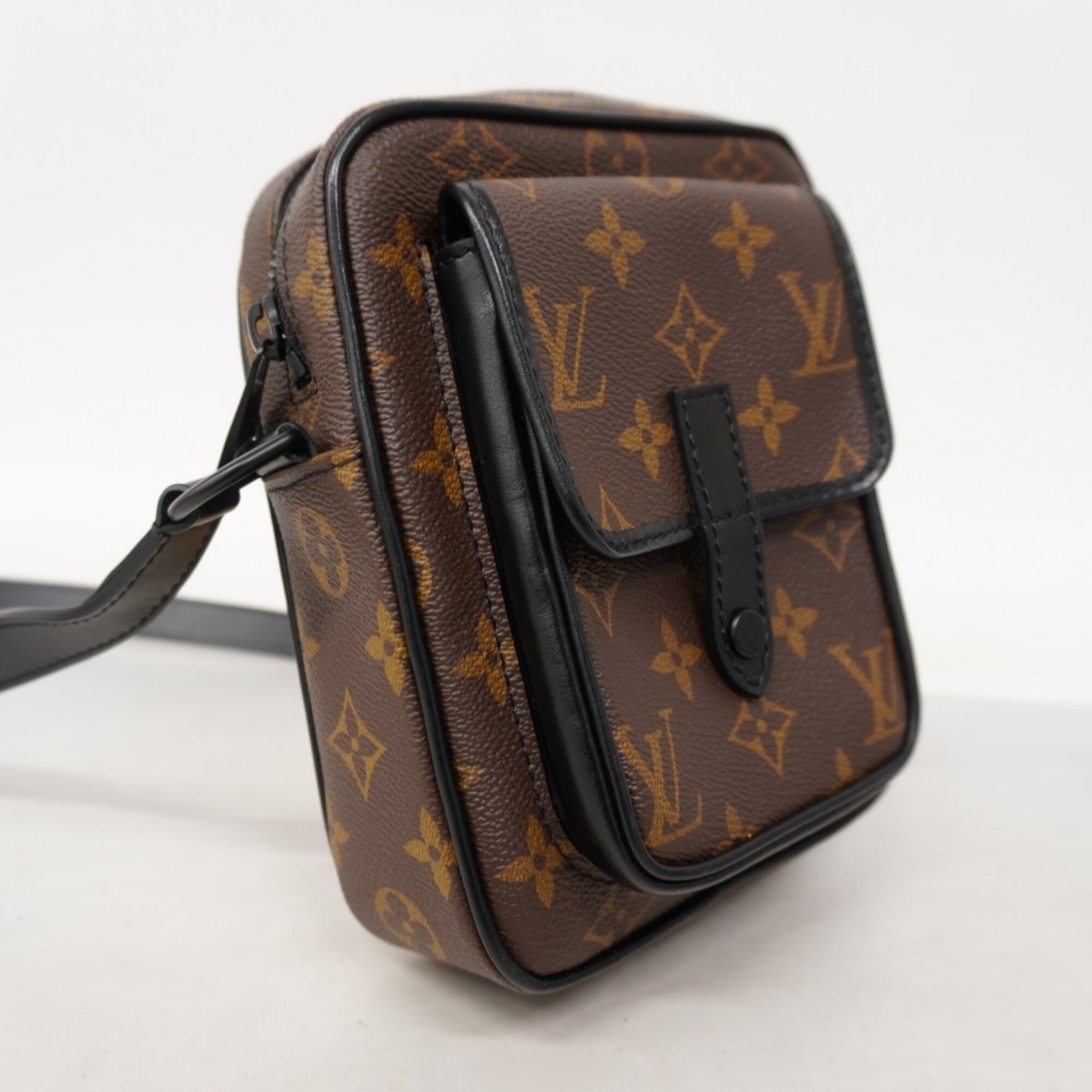 Louis Vuitton Brown Shoulder Bag (Pre-Owned)