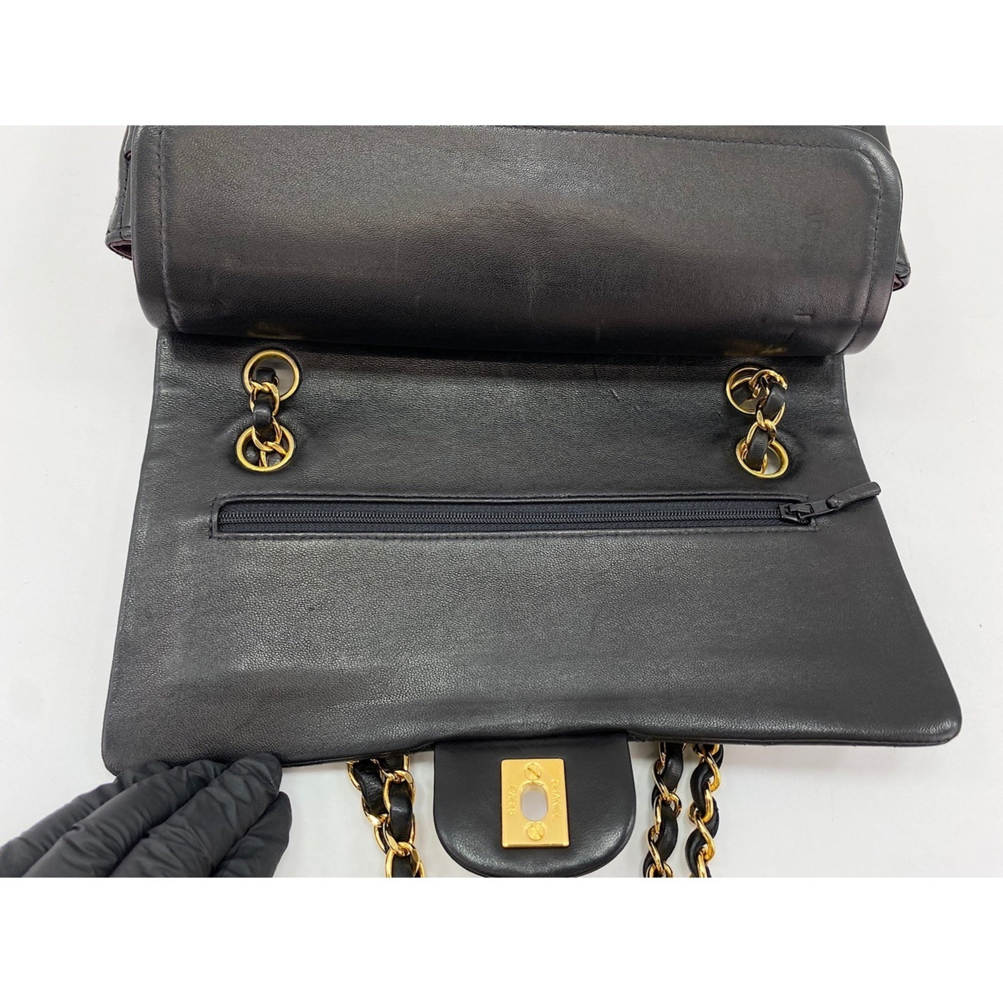 Chanel Matelasse Black Shoulder Bag (Pre-Owned)