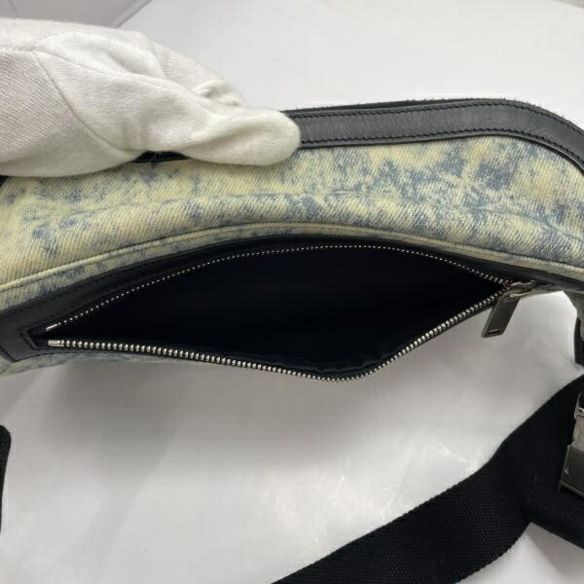 Yves Saint Laurent Blue White Fanny Pack Sling Bag (Pre-Owned)