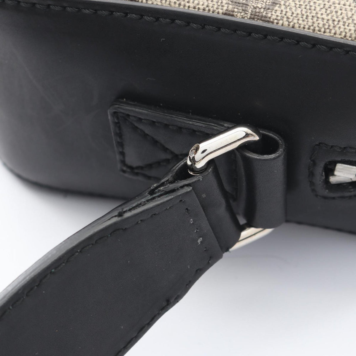 Gucci Beige Black Gg Supreme Handbag Shoulder Bag (Pre-Owned)