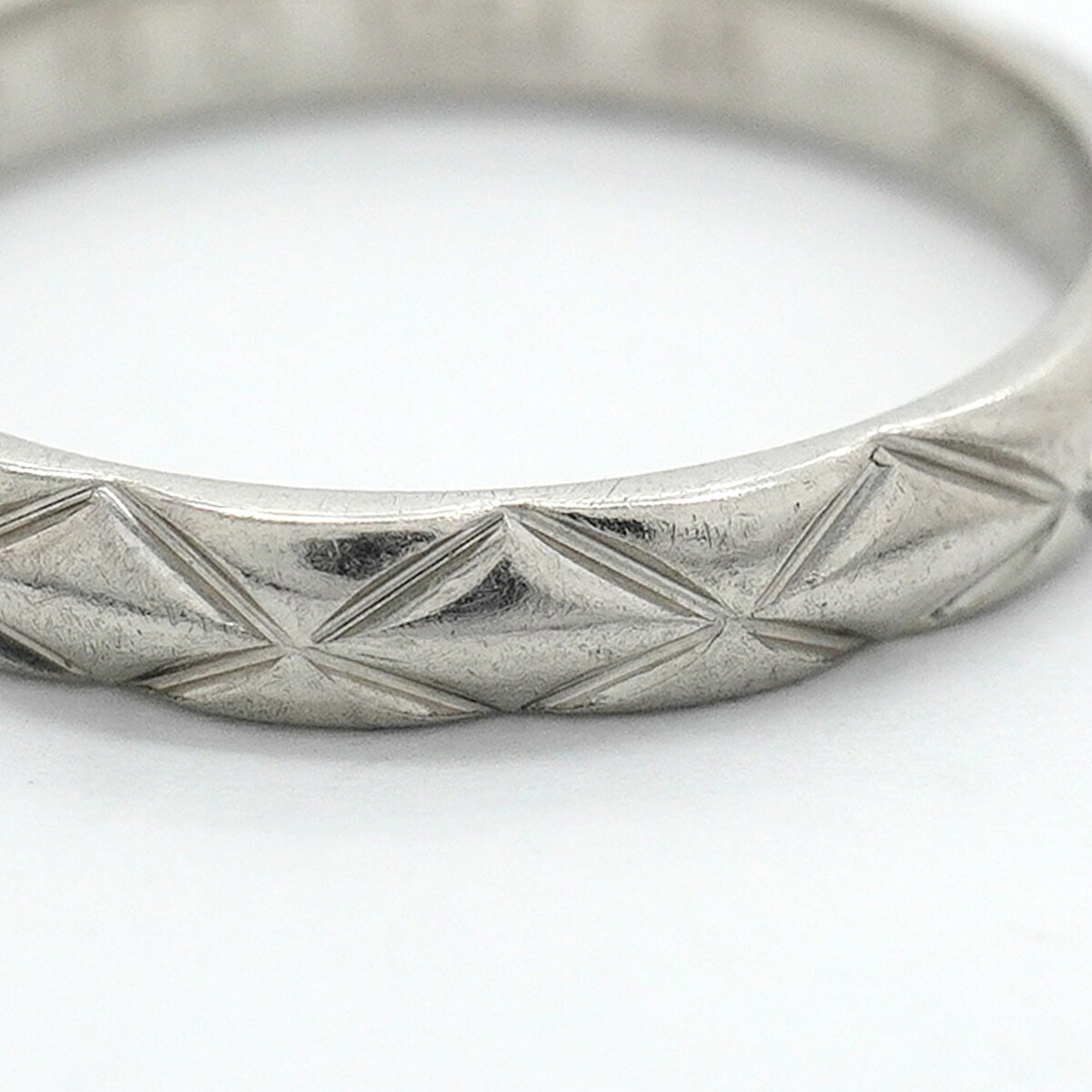 Chanel Platinum 950 Band Ring (Pre-Owned)