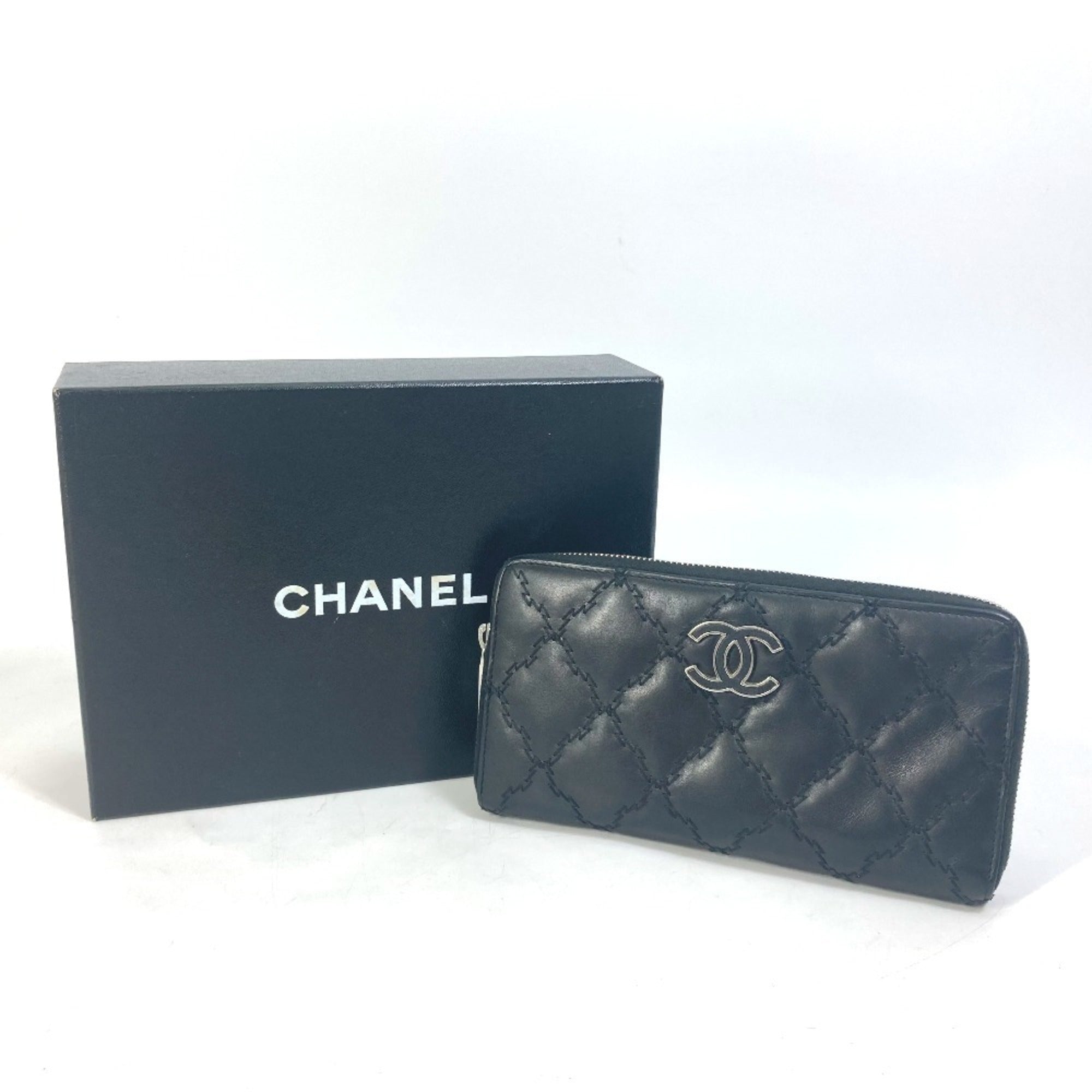 Chanel Black Leather Long Wallet (Bi-Fold) (Pre-Owned)