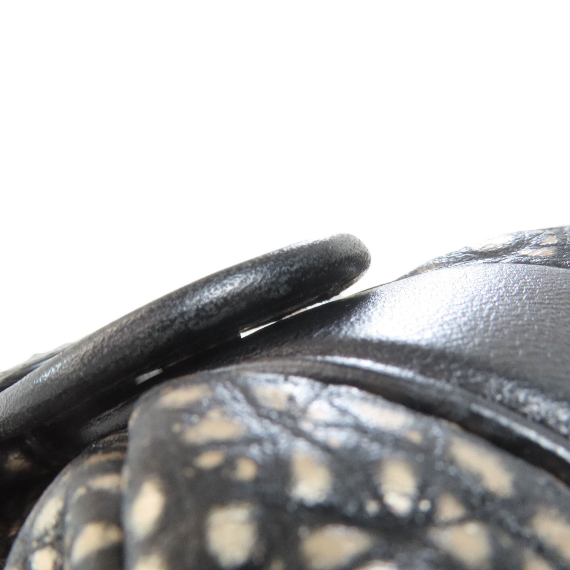 Loewe Black Leather Handbag (Pre-Owned)