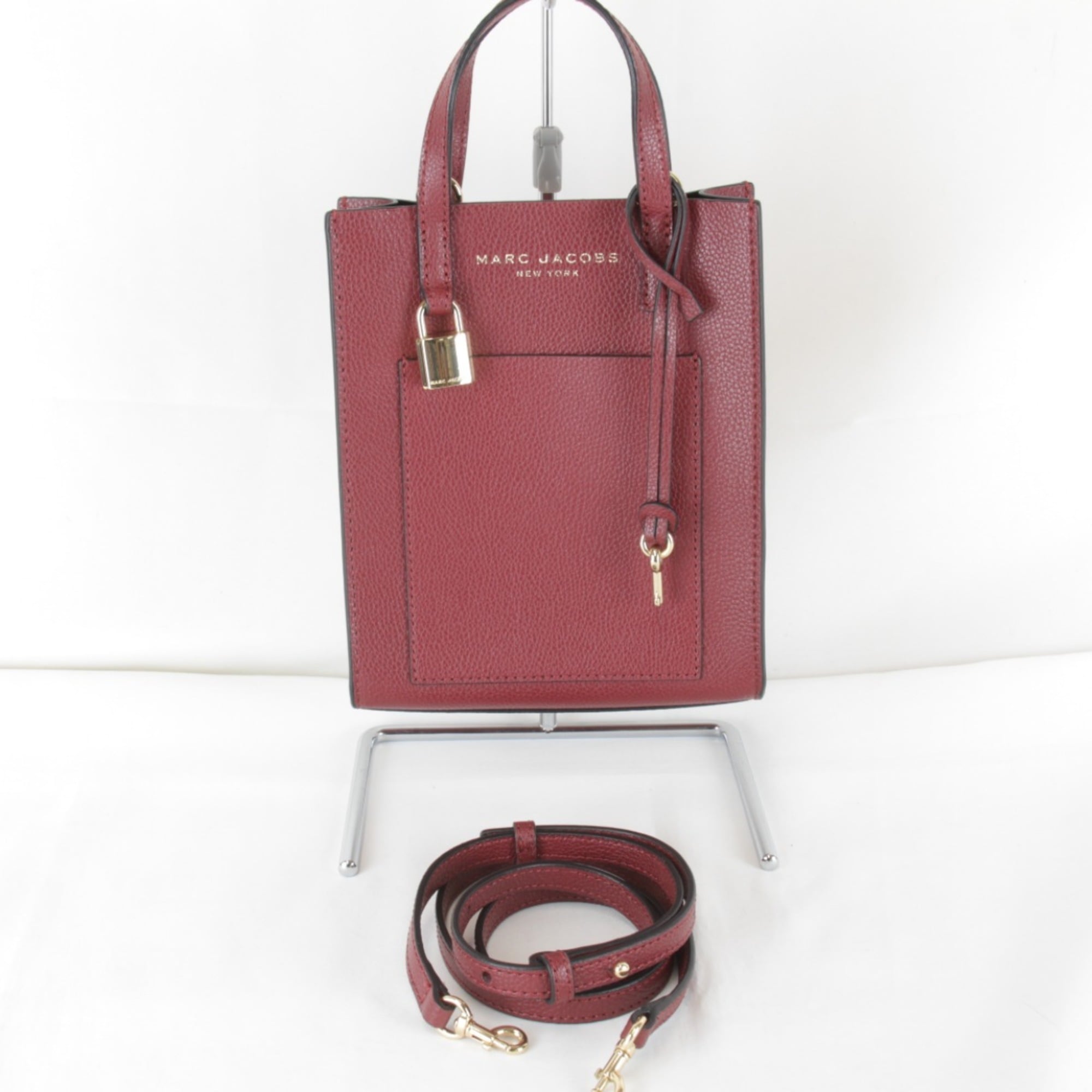 Marc Jacobs Red Color Wine Leather Shoulder Bag (Pre-Owned)