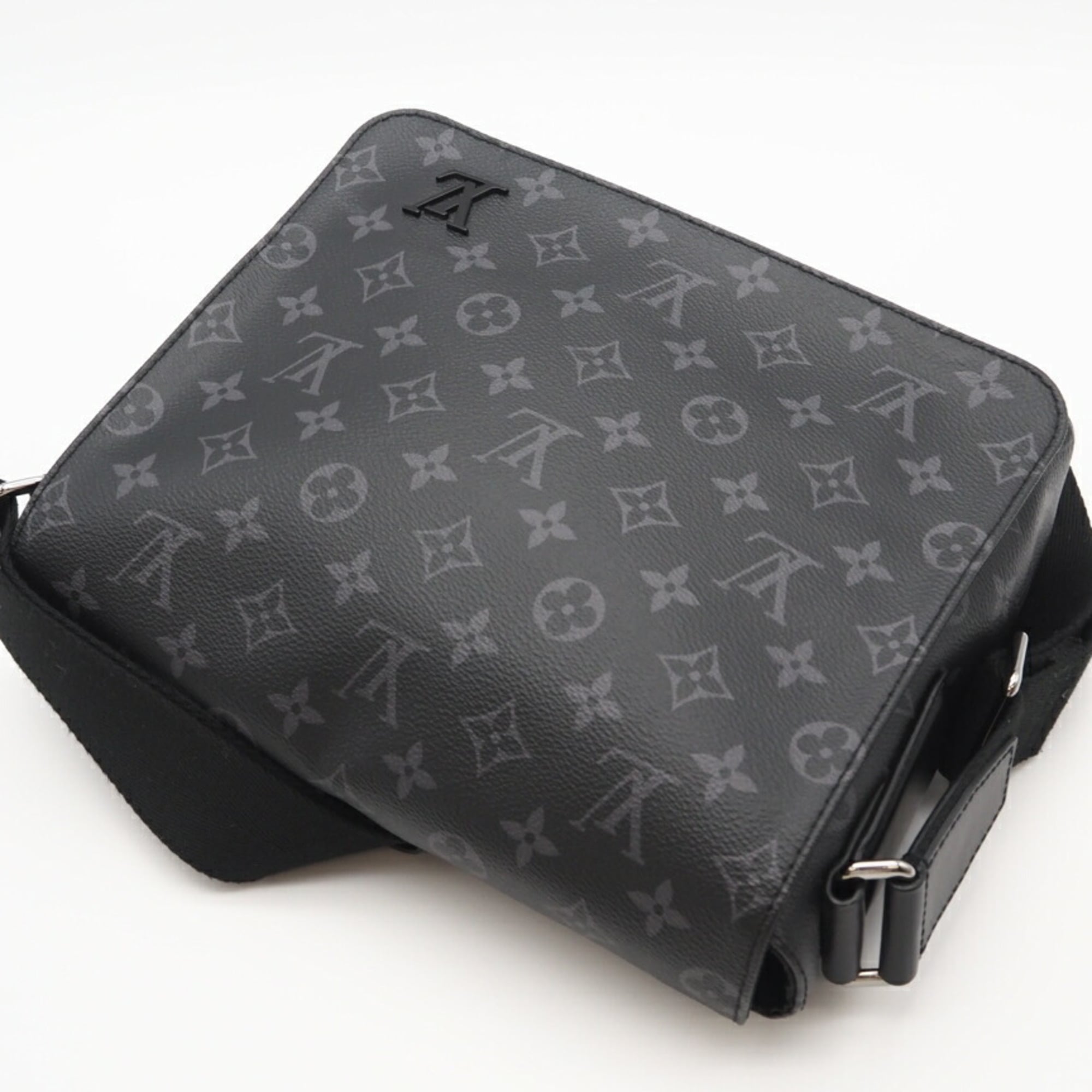 Louis Vuitton Gray Coated Canvas Shoulder Bag (Pre-Owned)