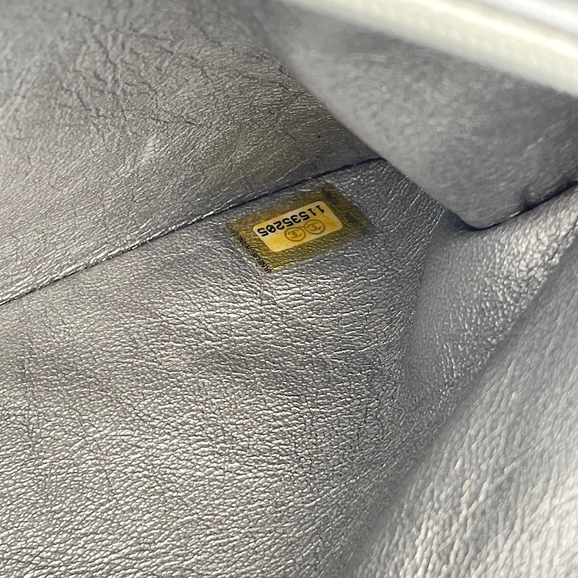 Chanel Black Shoulder Bag (Pre-Owned)