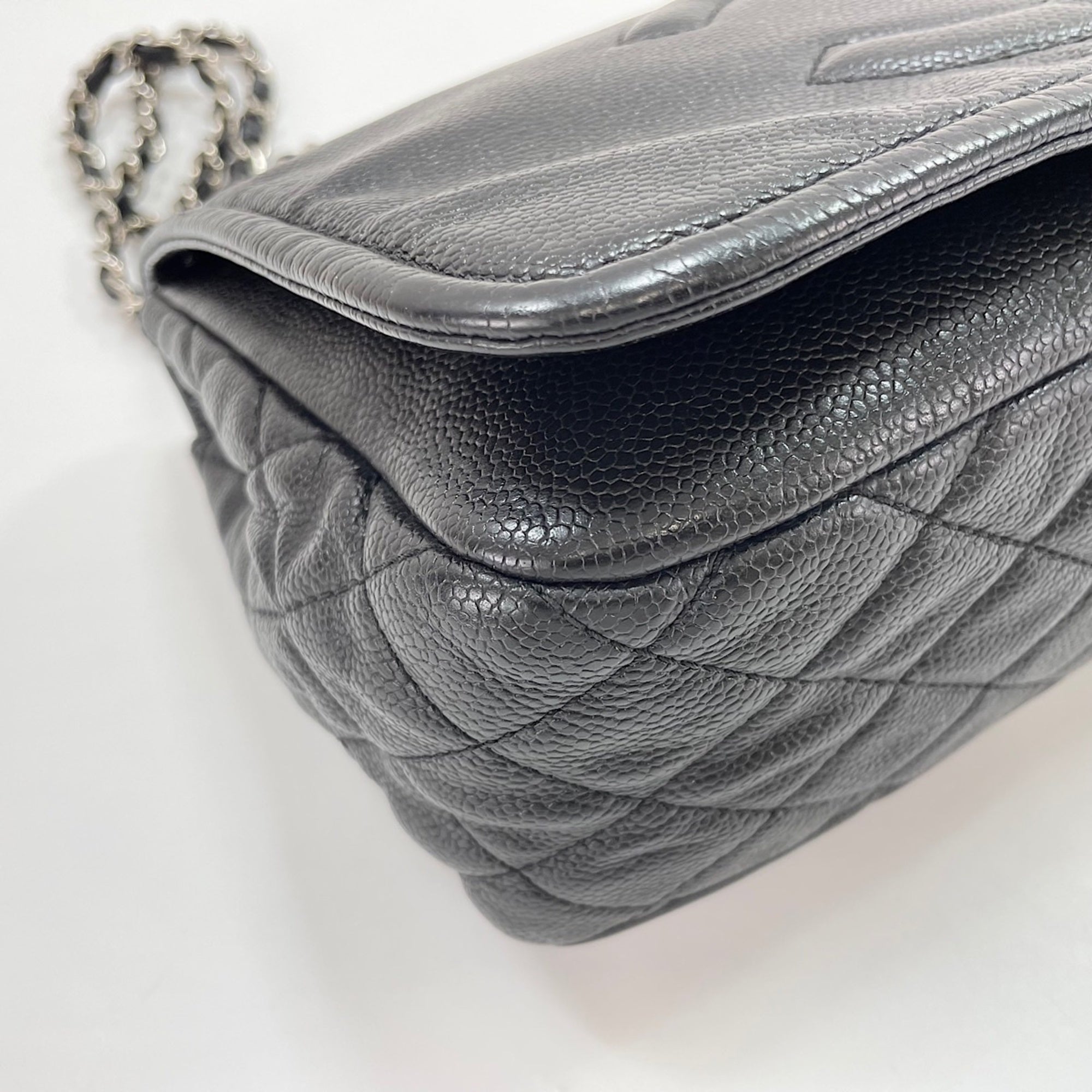 Chanel Black Shoulder Bag (Pre-Owned)