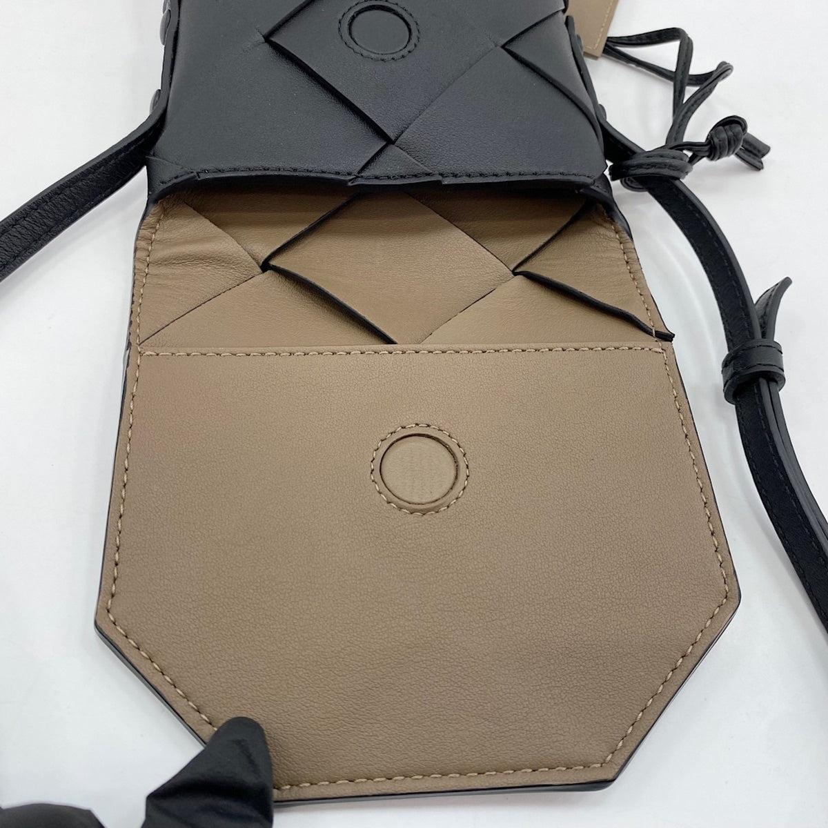 Bottega Veneta Black Pouch Shoulder Bag (Pre-Owned)