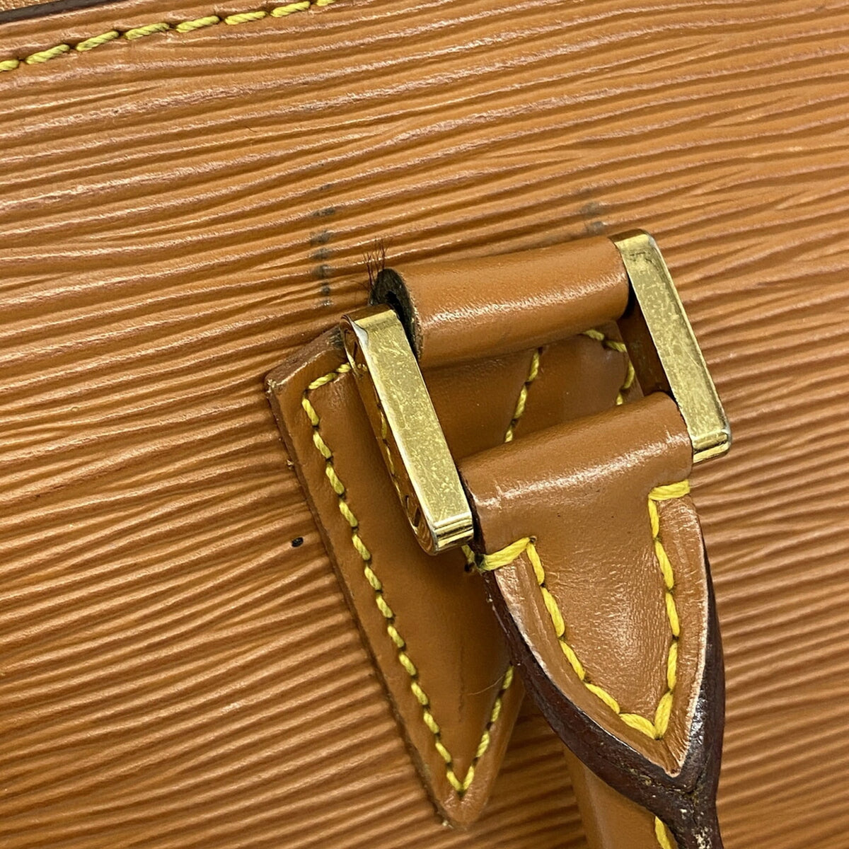 Louis Vuitton Gold Cipango Handbag (Pre-Owned)
