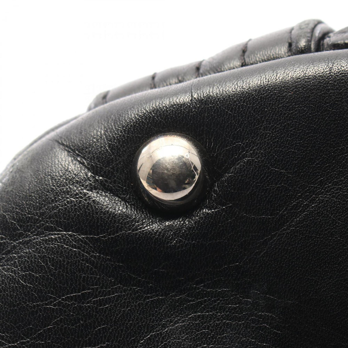 Chanel Black Leather Handbag (Pre-Owned)