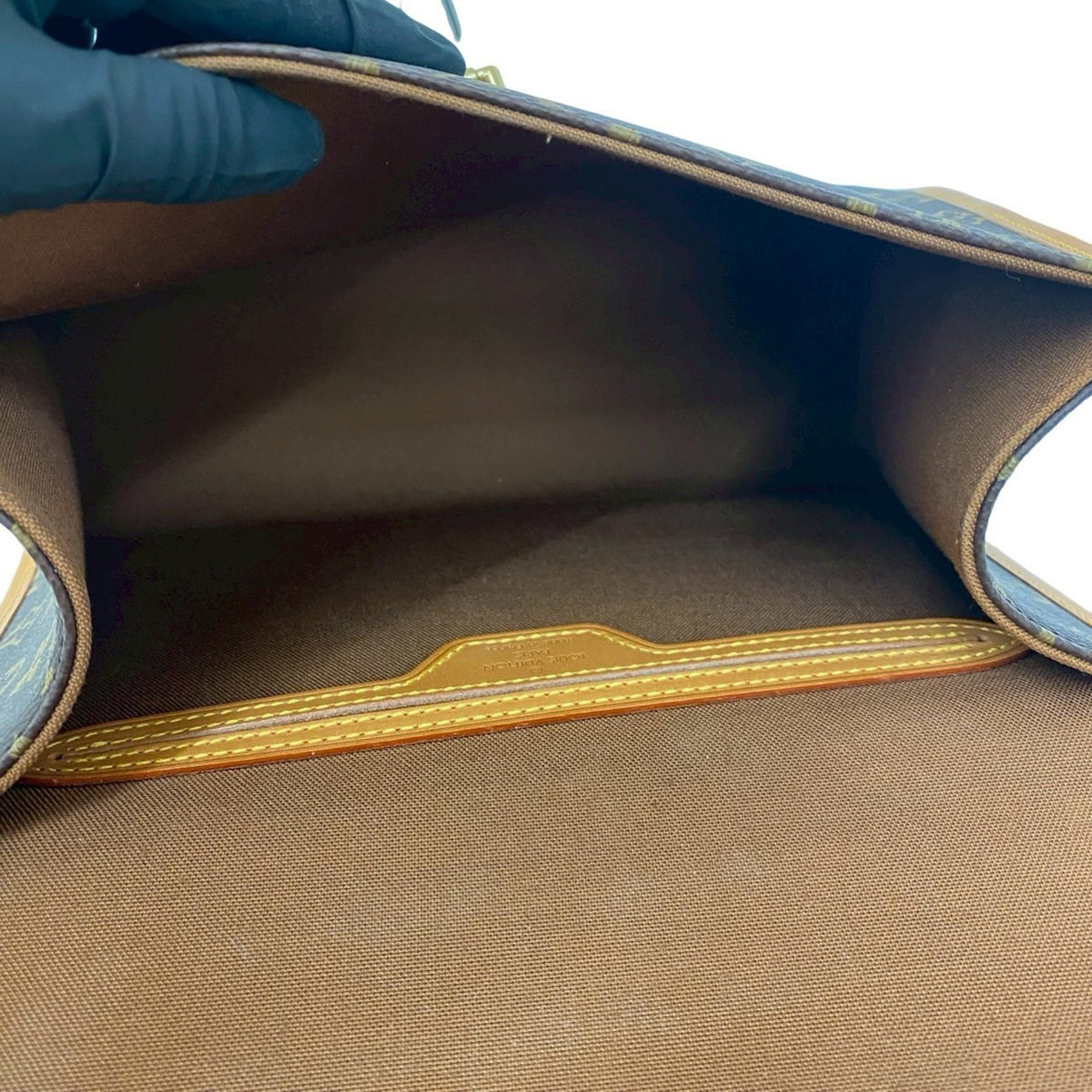 Louis Vuitton Brown Leather Pvc Handbag Shoulder Bag (Pre-Owned)