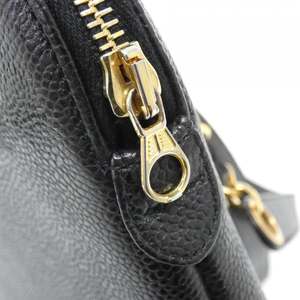 Chanel Black Grained Calfskin Shoulder Bag (Pre-Owned)