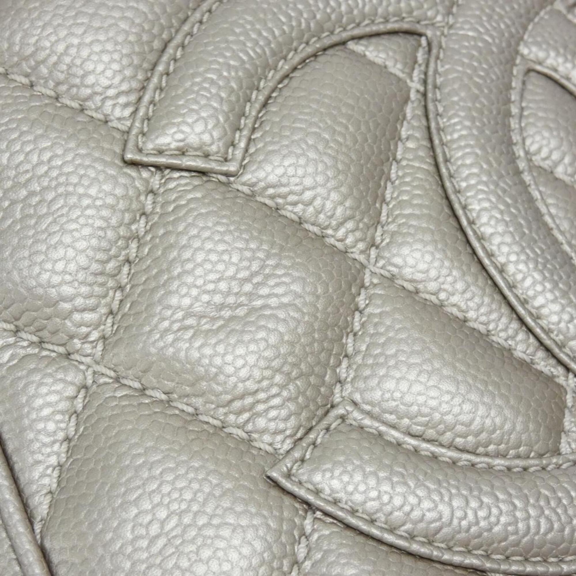 Chanel Silver Grained Calfskin Handbag (Pre-Owned)