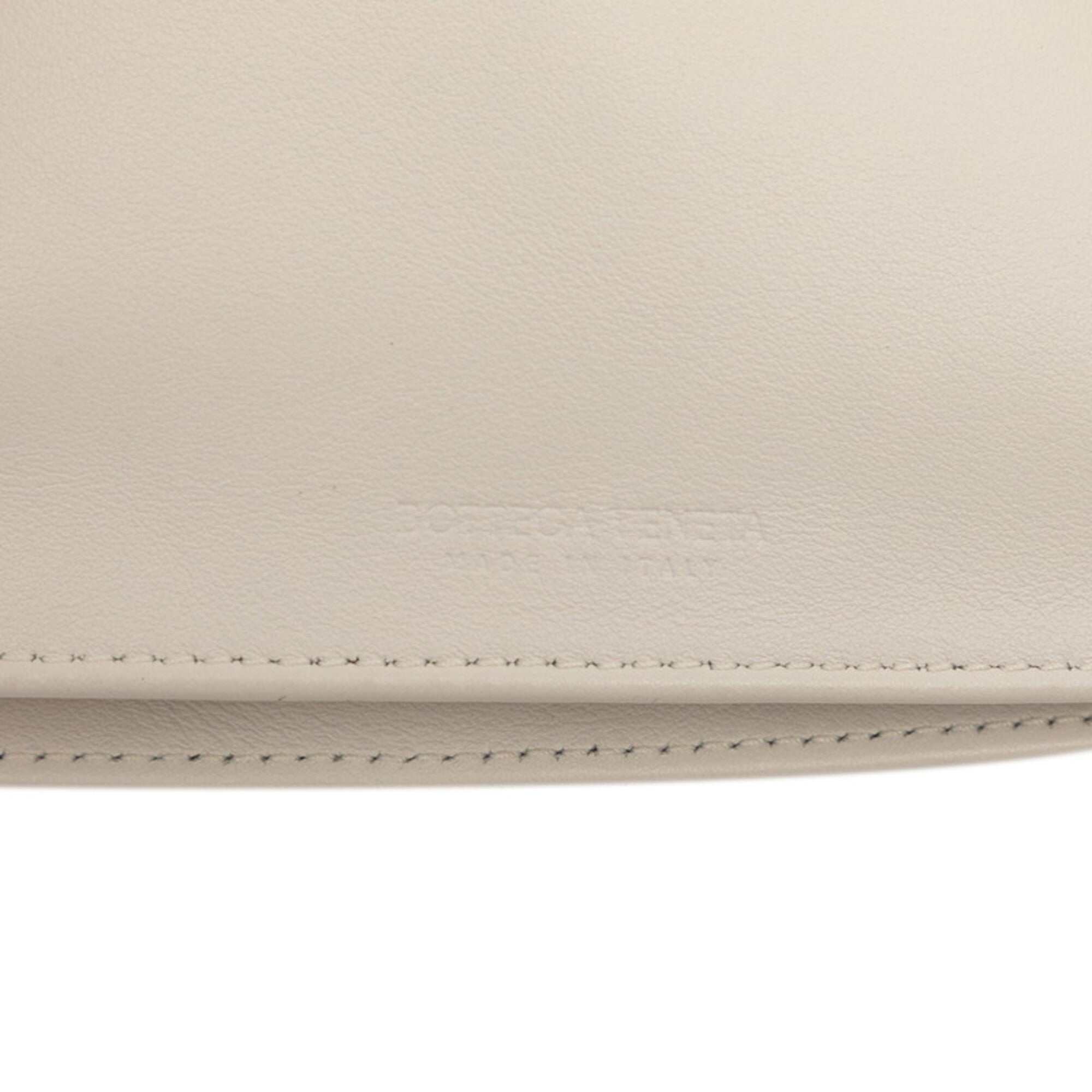 Bottega Veneta White Leather Handbag (Pre-Owned)