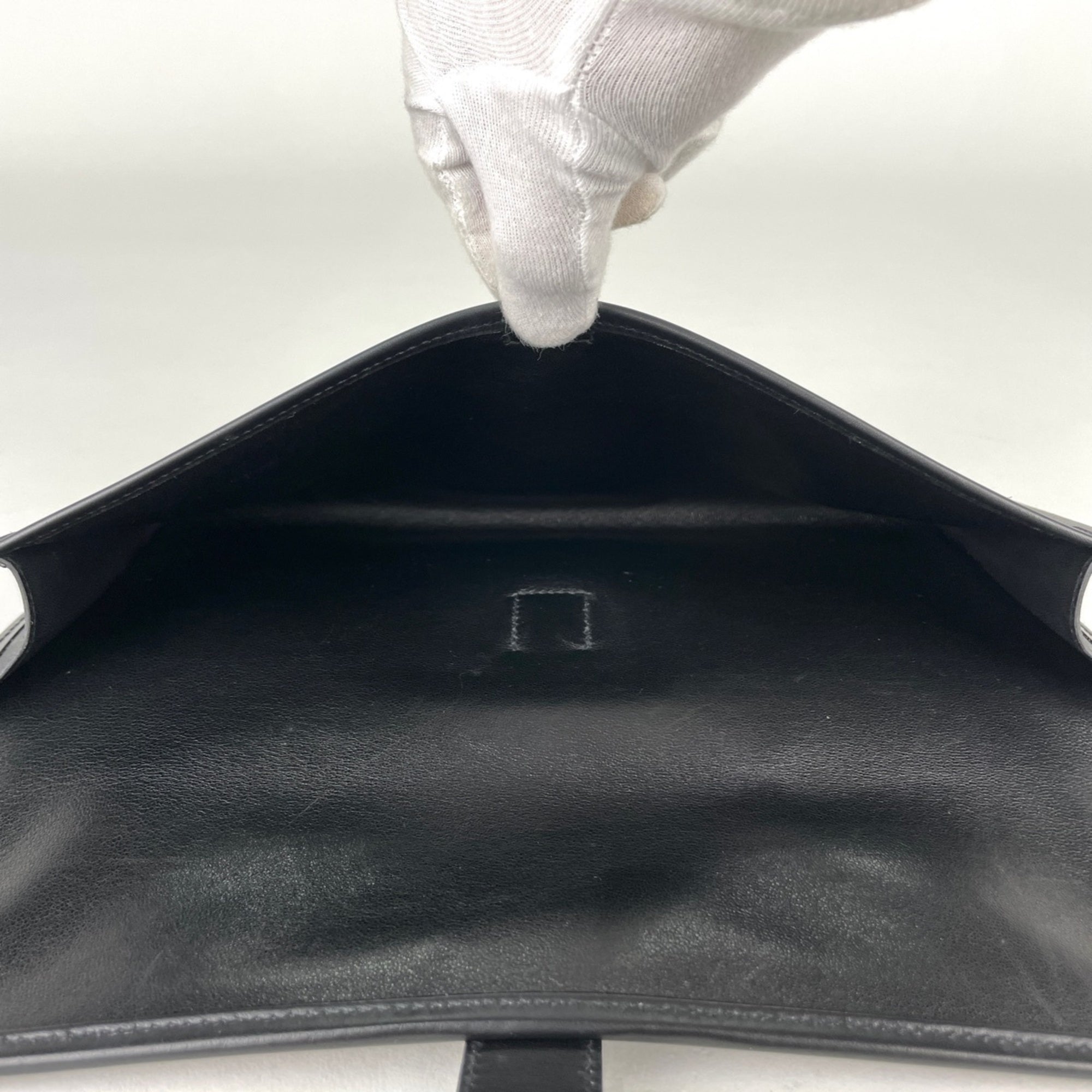 Hermes Black Swift Leather Clutch Bag (Pre-Owned)