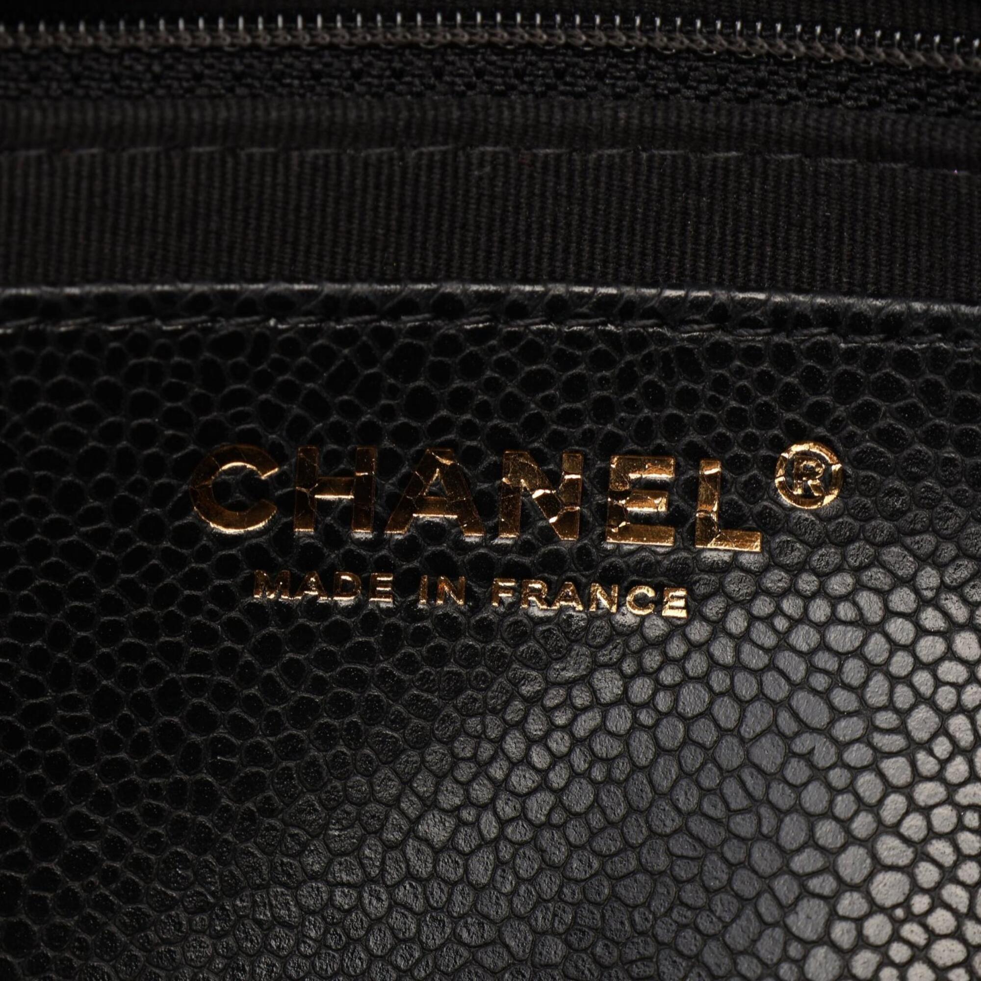 Chanel Black Grained Calfskin Handbag Shoulder Bag (Pre-Owned)