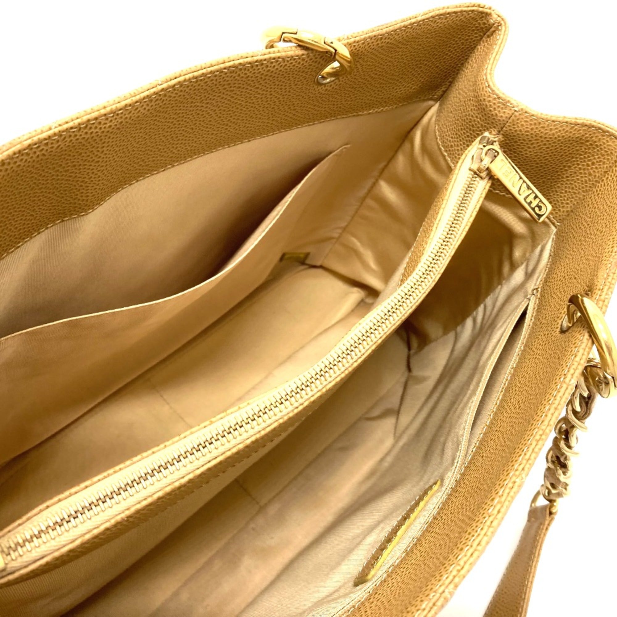 Chanel Beige Leather Tote Bag (Pre-Owned)