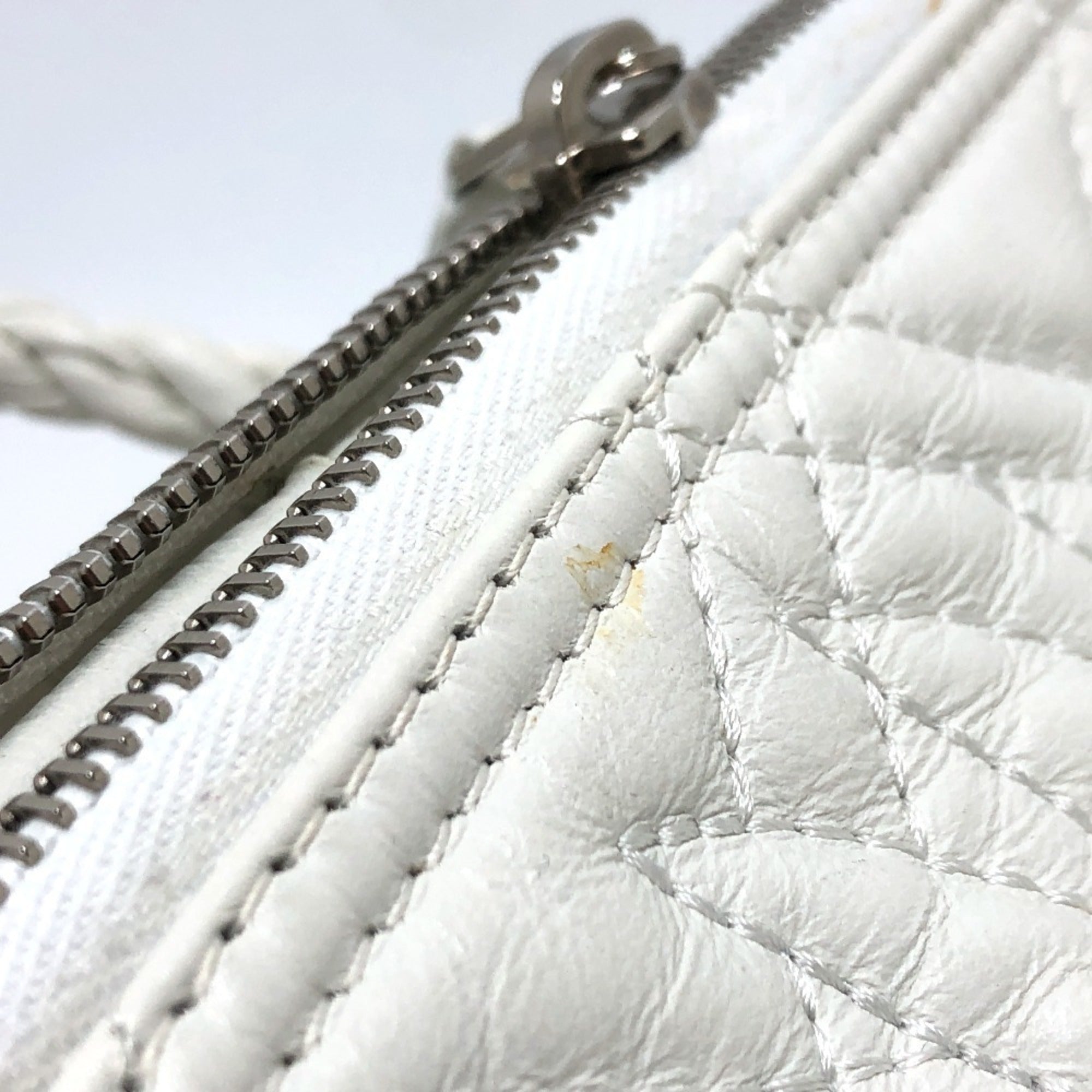 Balenciaga White Leather Handbag (Pre-Owned)