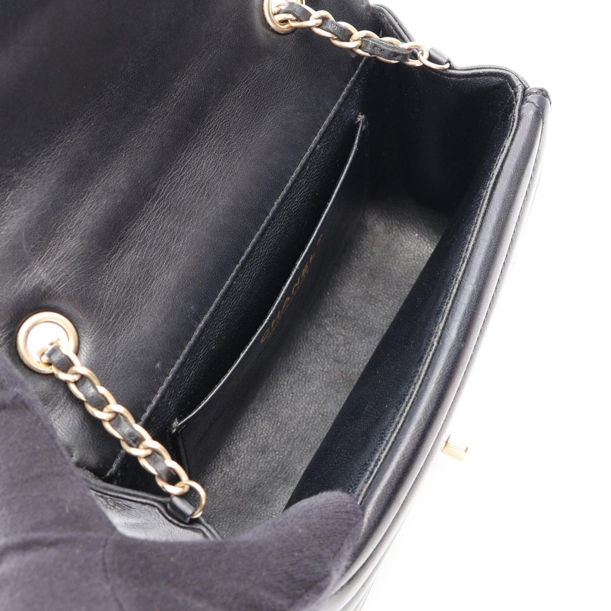 Chanel Black Leather Handbag Shoulder Bag (Pre-Owned)
