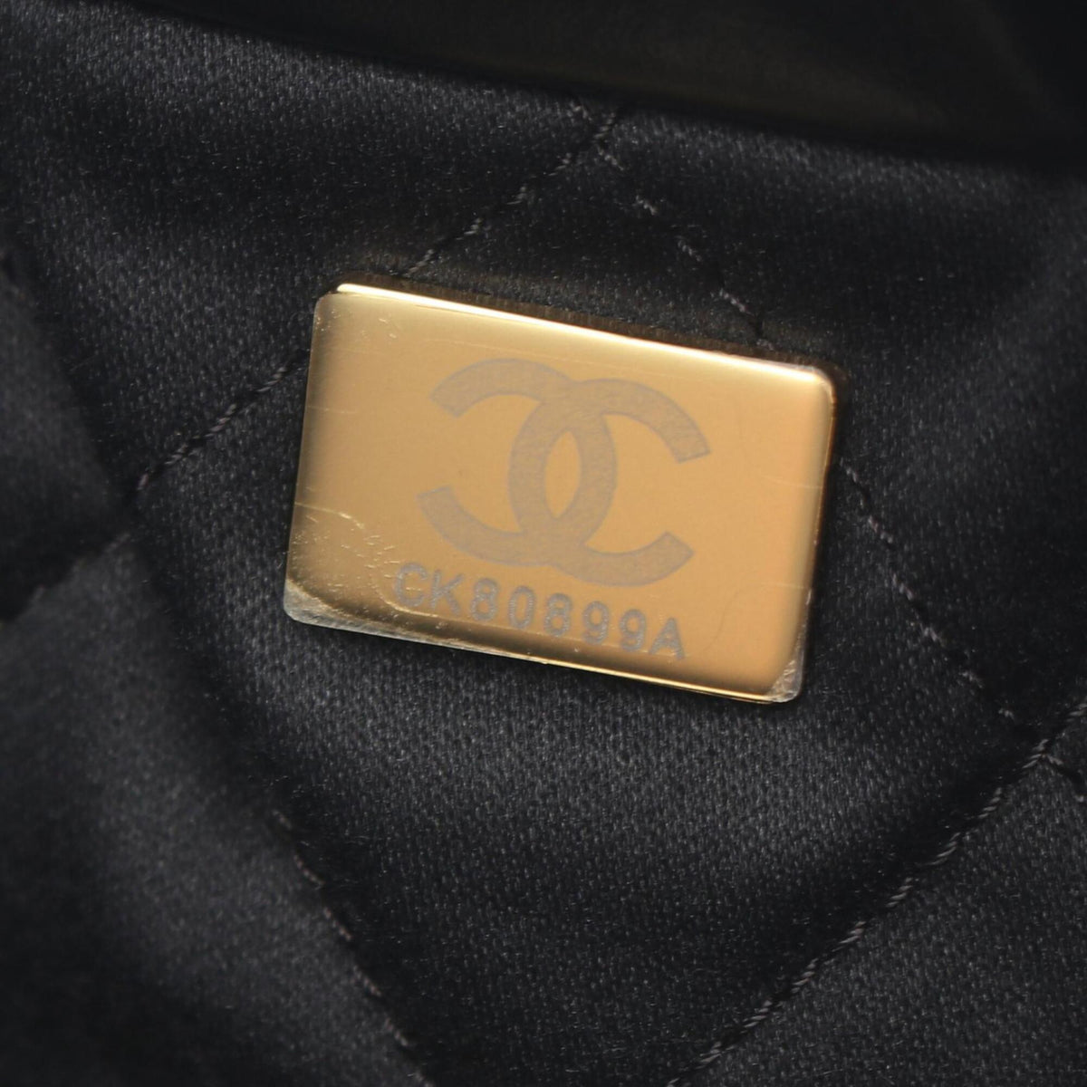 Chanel Black Leather Shoulder Bag (Pre-Owned)