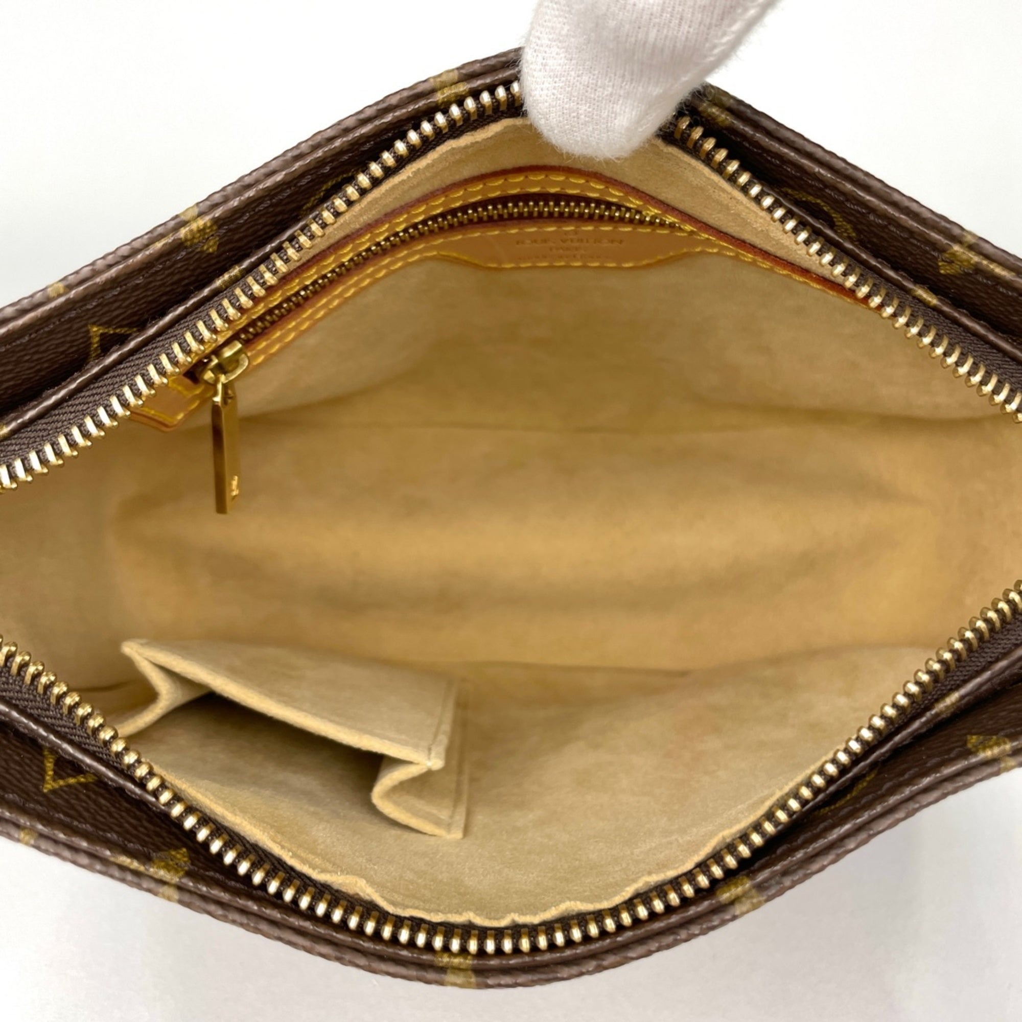 Louis Vuitton Brown Monogram Shoulder Bag (Pre-Owned)