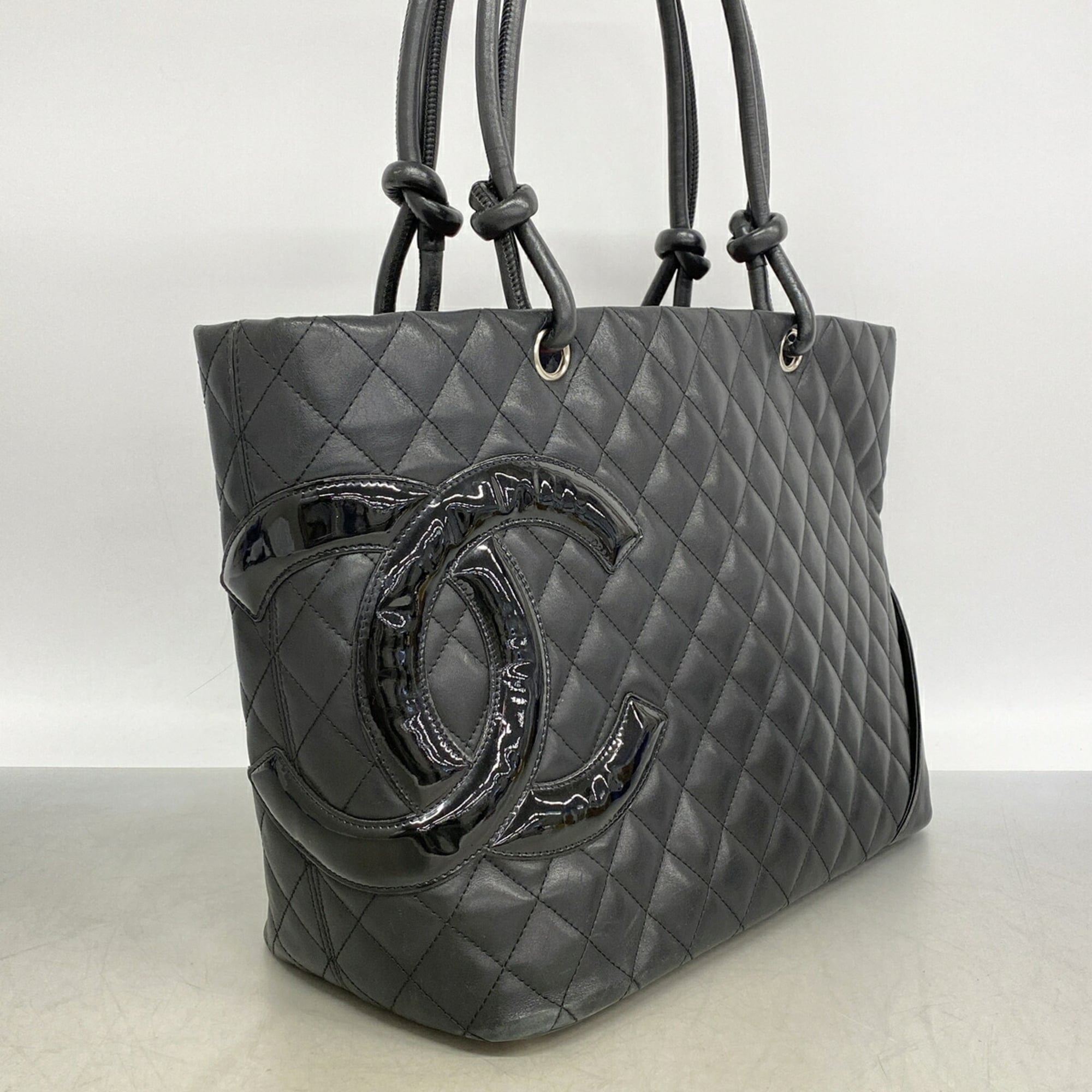 Chanel Black Leather Tote Bag (Pre-Owned)