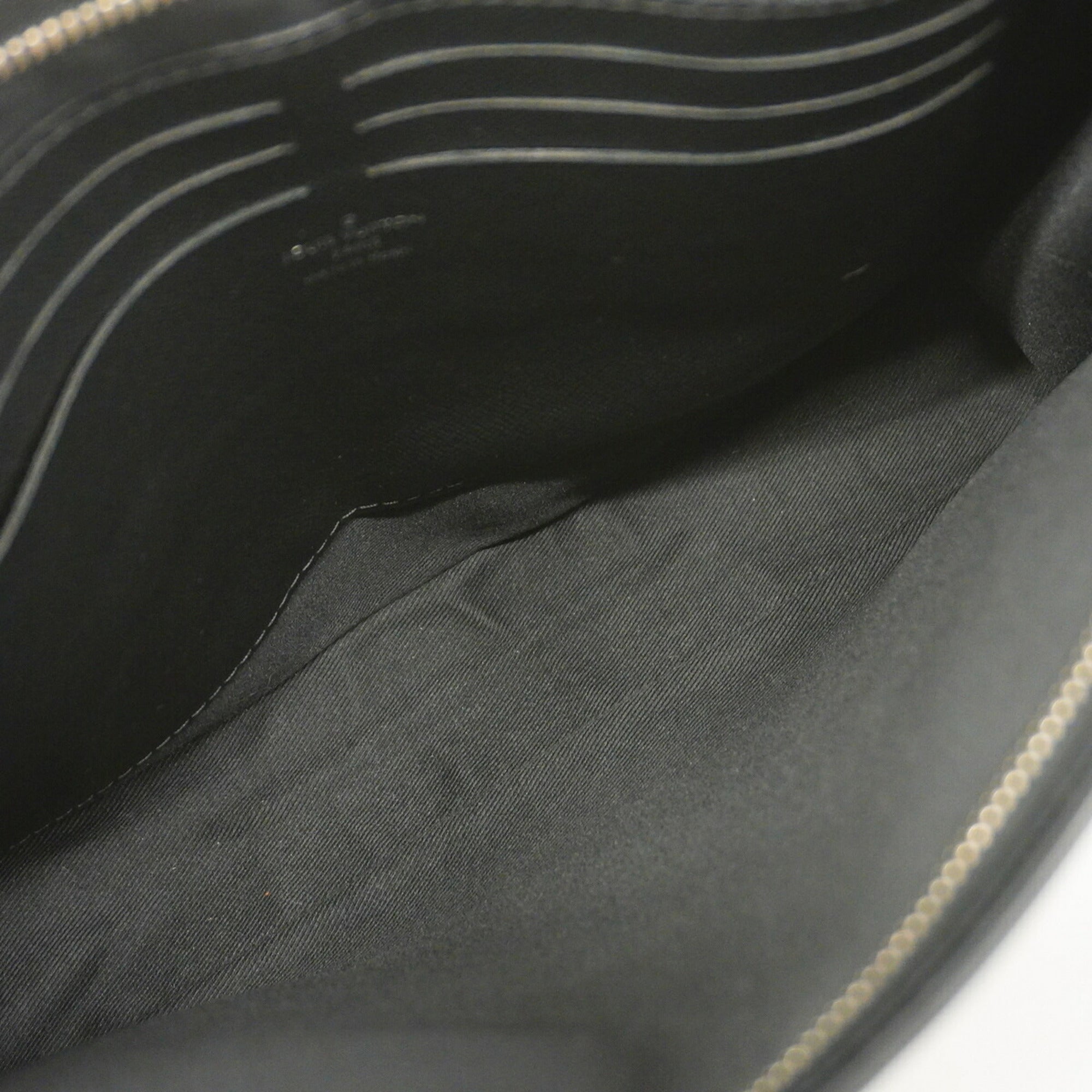 Louis Vuitton Black Clutch Bag (Pre-Owned)