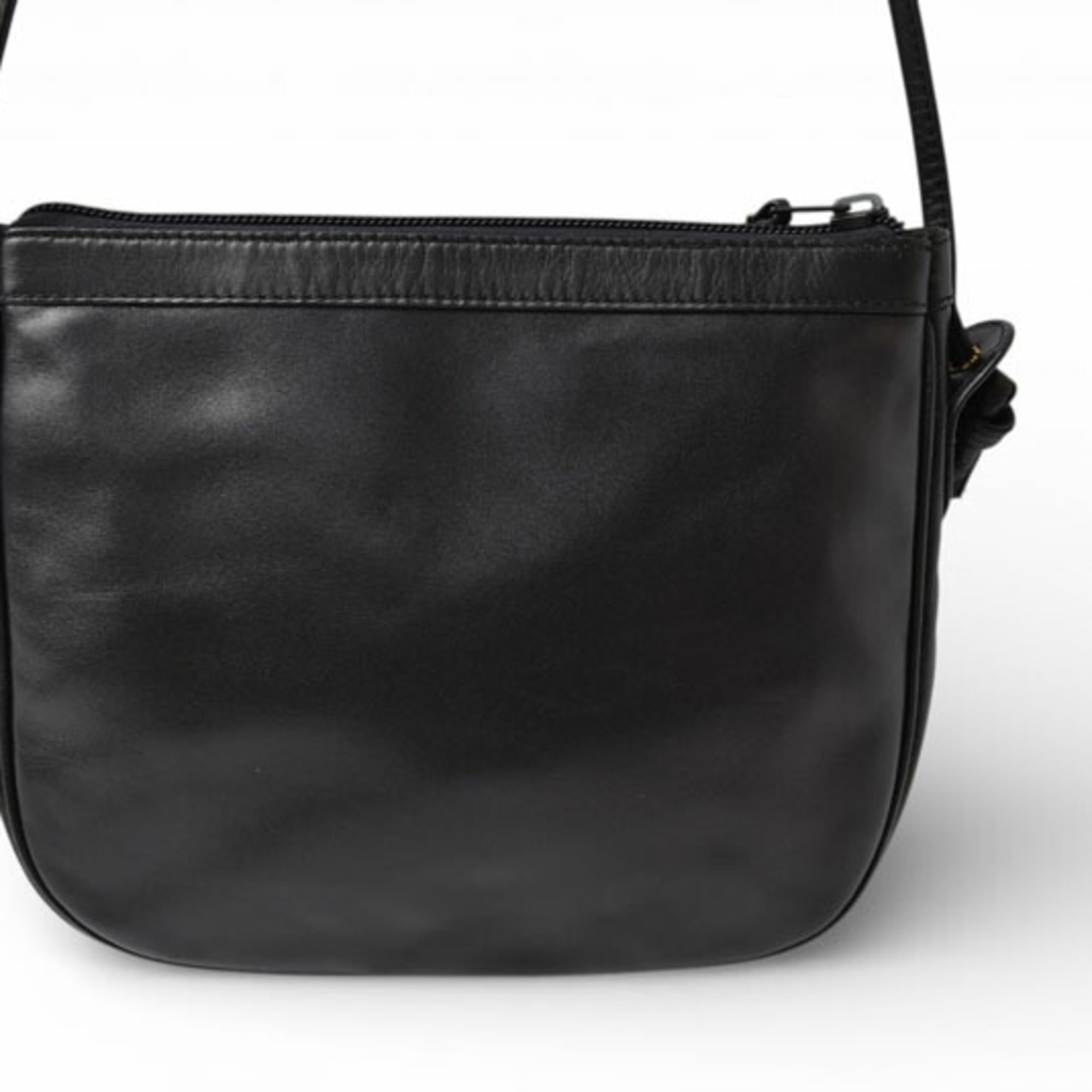 Loewe Black Leather Shoulder Bag (Pre-Owned)