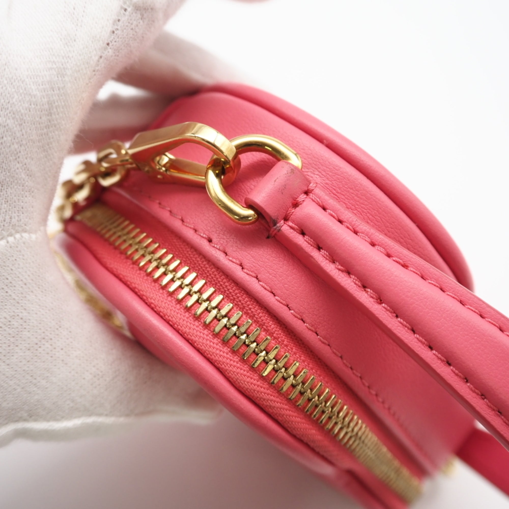 Louis Vuitton Pink Leather Shoulder Bag (Pre-Owned)