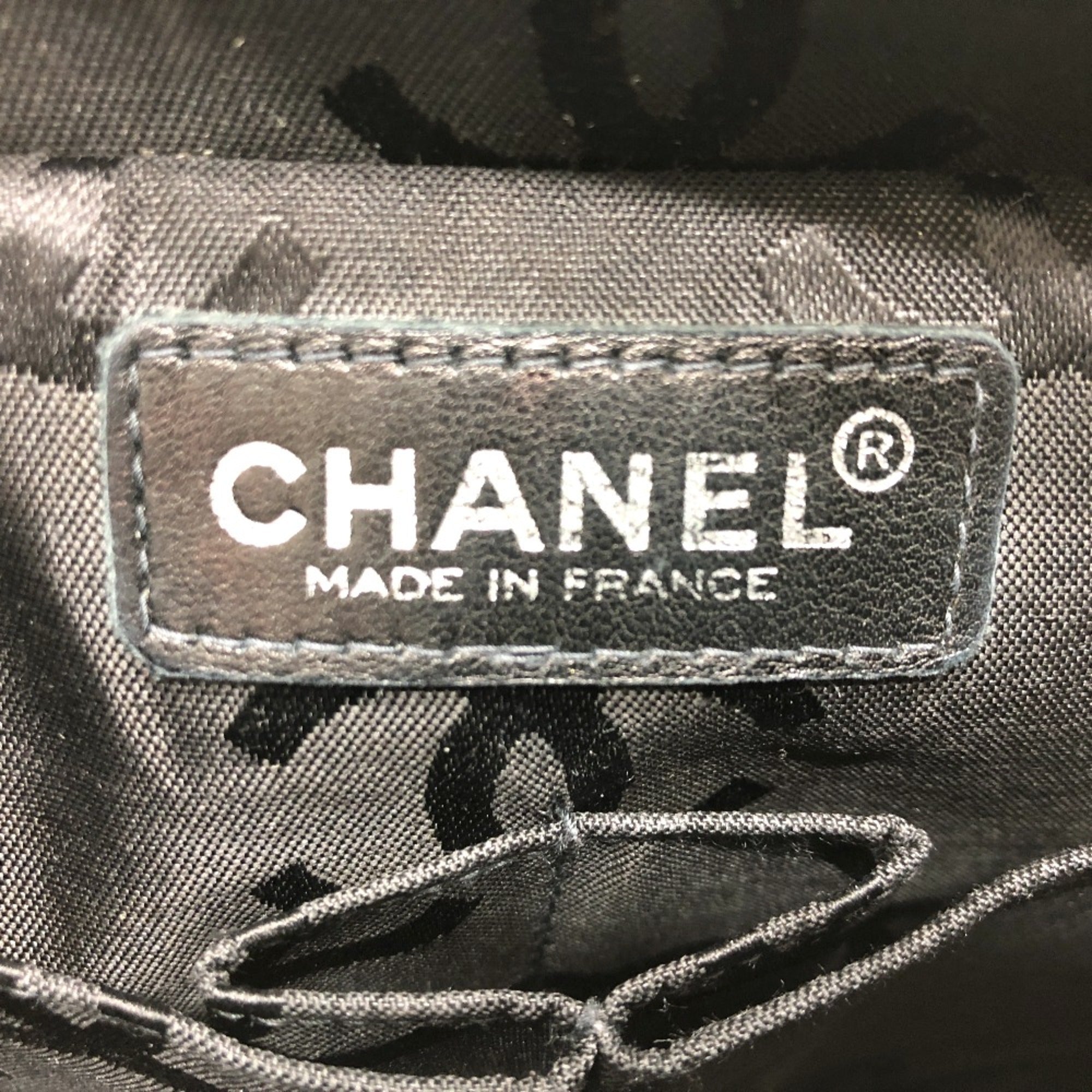 Chanel Black Cloth Shoulder Bag (Pre-Owned)
