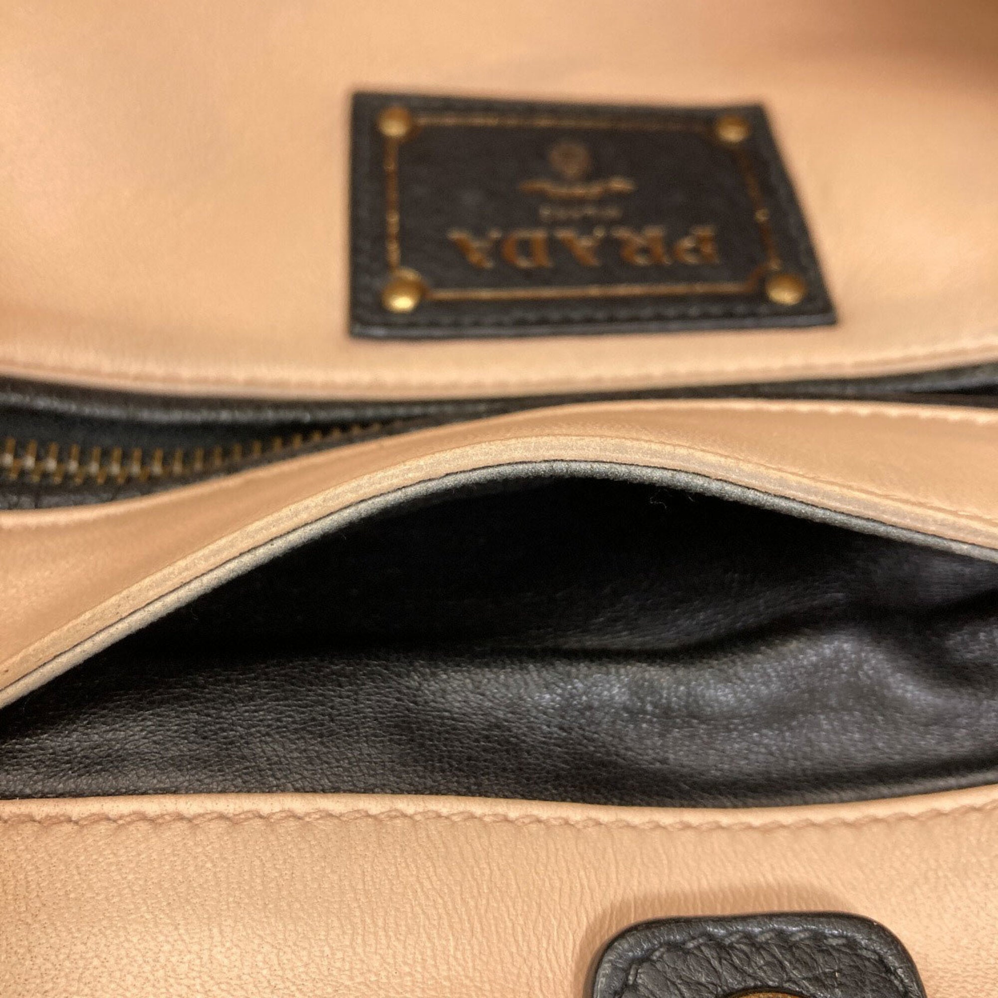 Prada Black Leather Handbag (Pre-Owned)