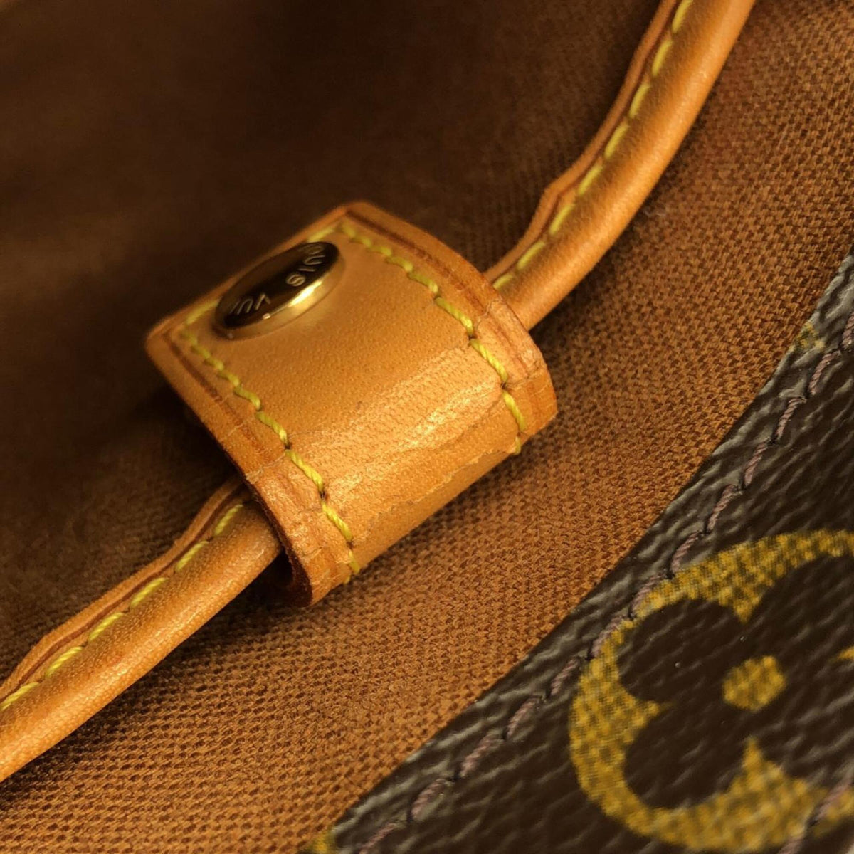 Louis Vuitton Brown Coated Canvas Handbag (Pre-Owned)
