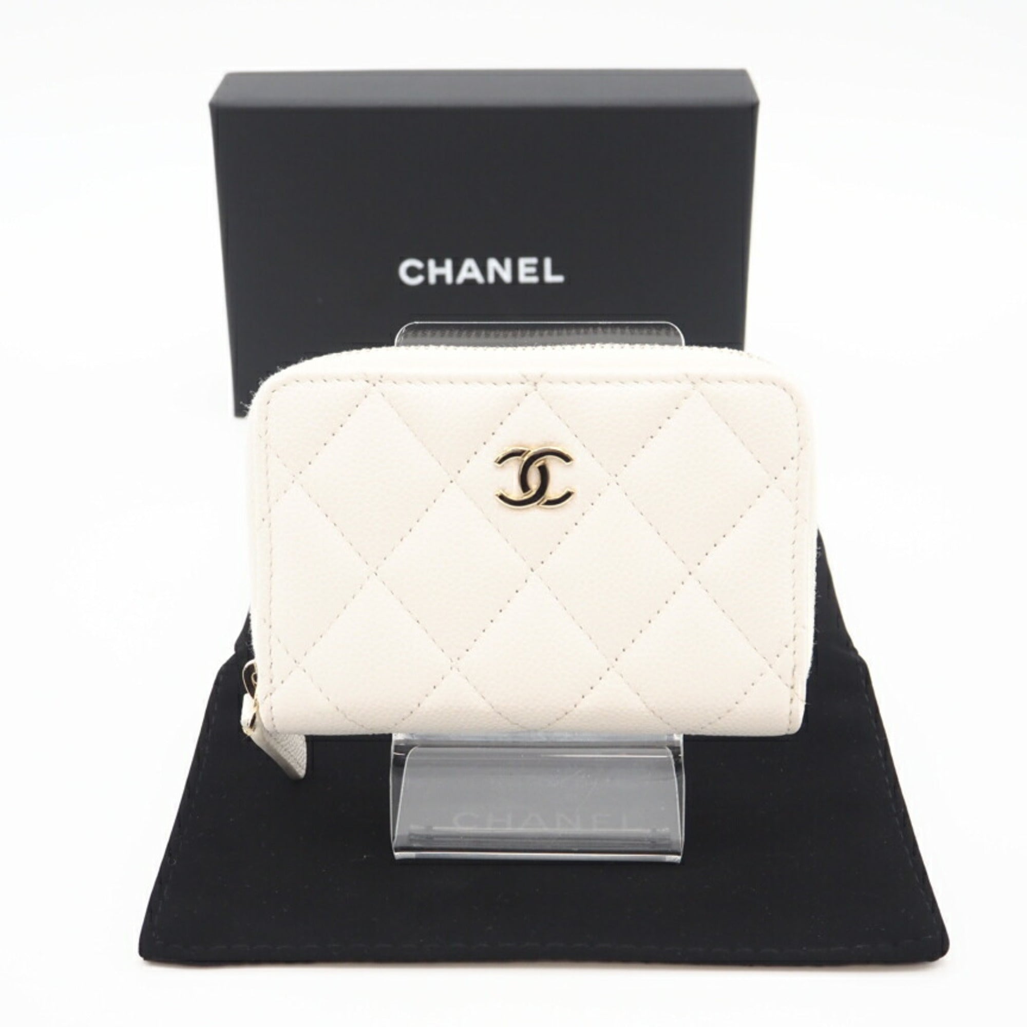 Chanel White Grained Calfskin Coin Purse/Coin Case (Pre-Owned)