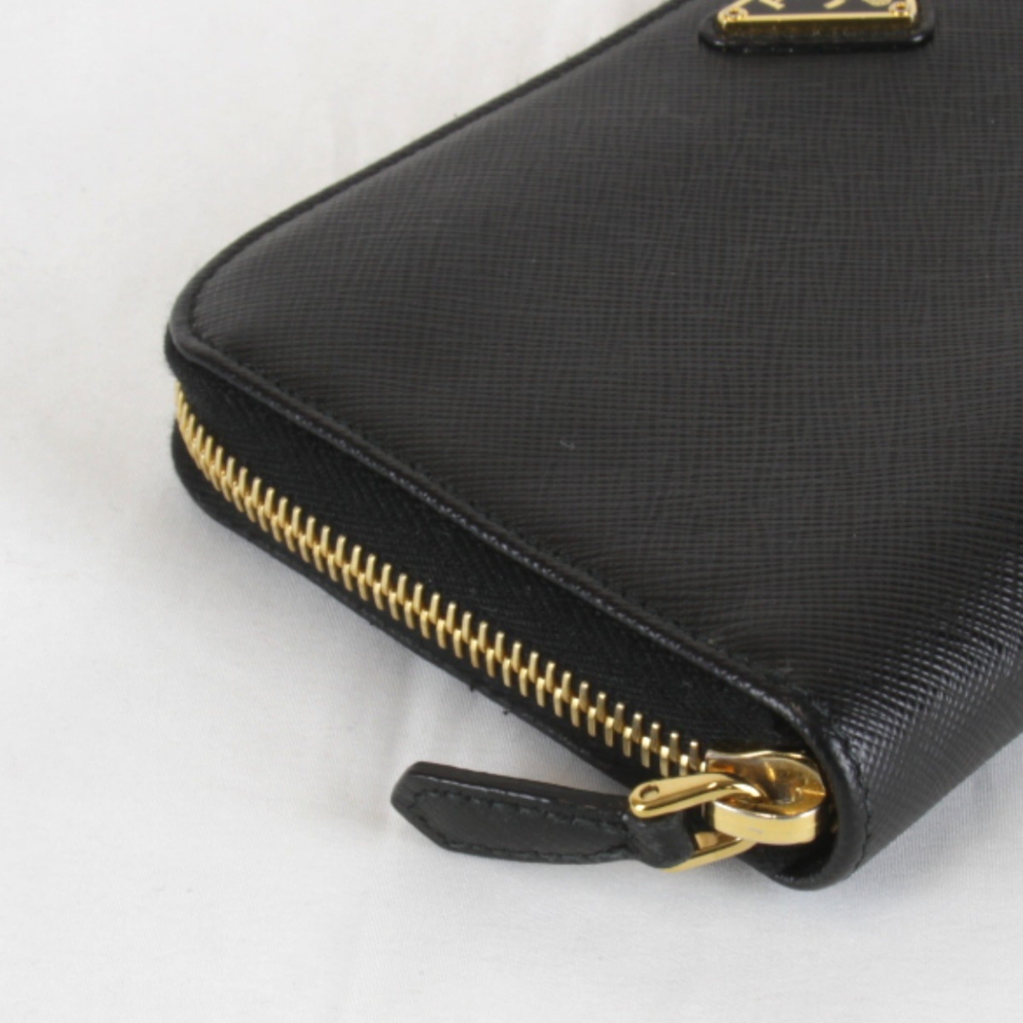 Prada Black Leather Long Wallet (Bi-Fold) (Pre-Owned)