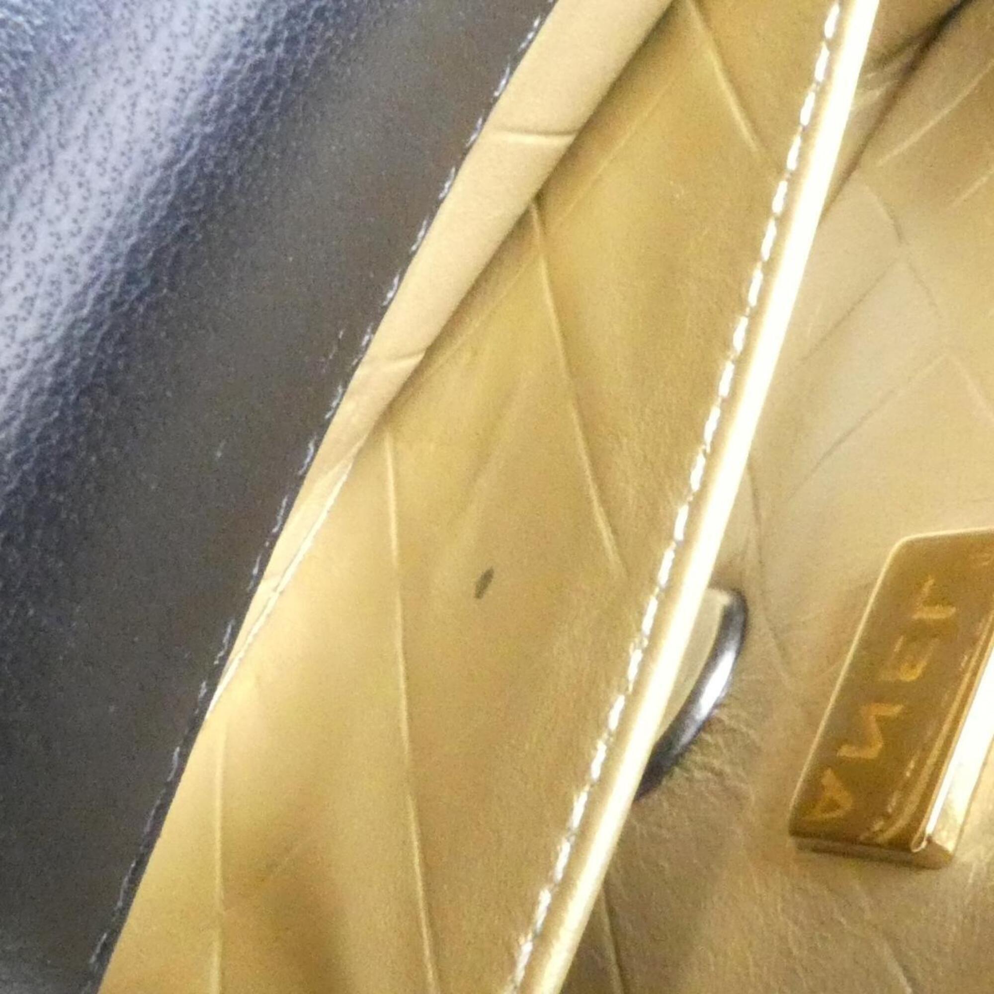 Chanel Black Leather Shoulder Bag (Pre-Owned)